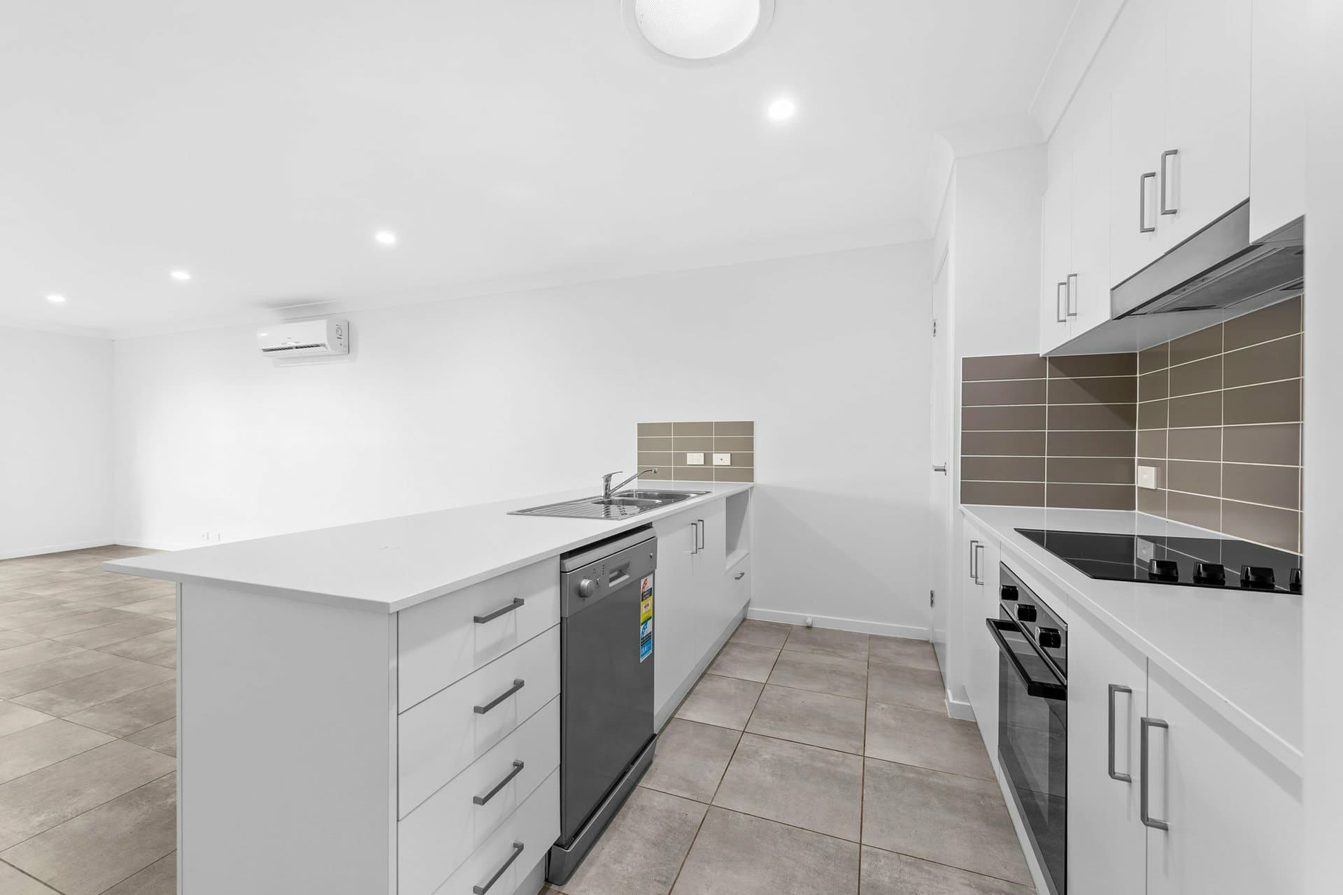 1/83 Sanctuary Drive Cranley QLD, Cranley - Thumbnail 3