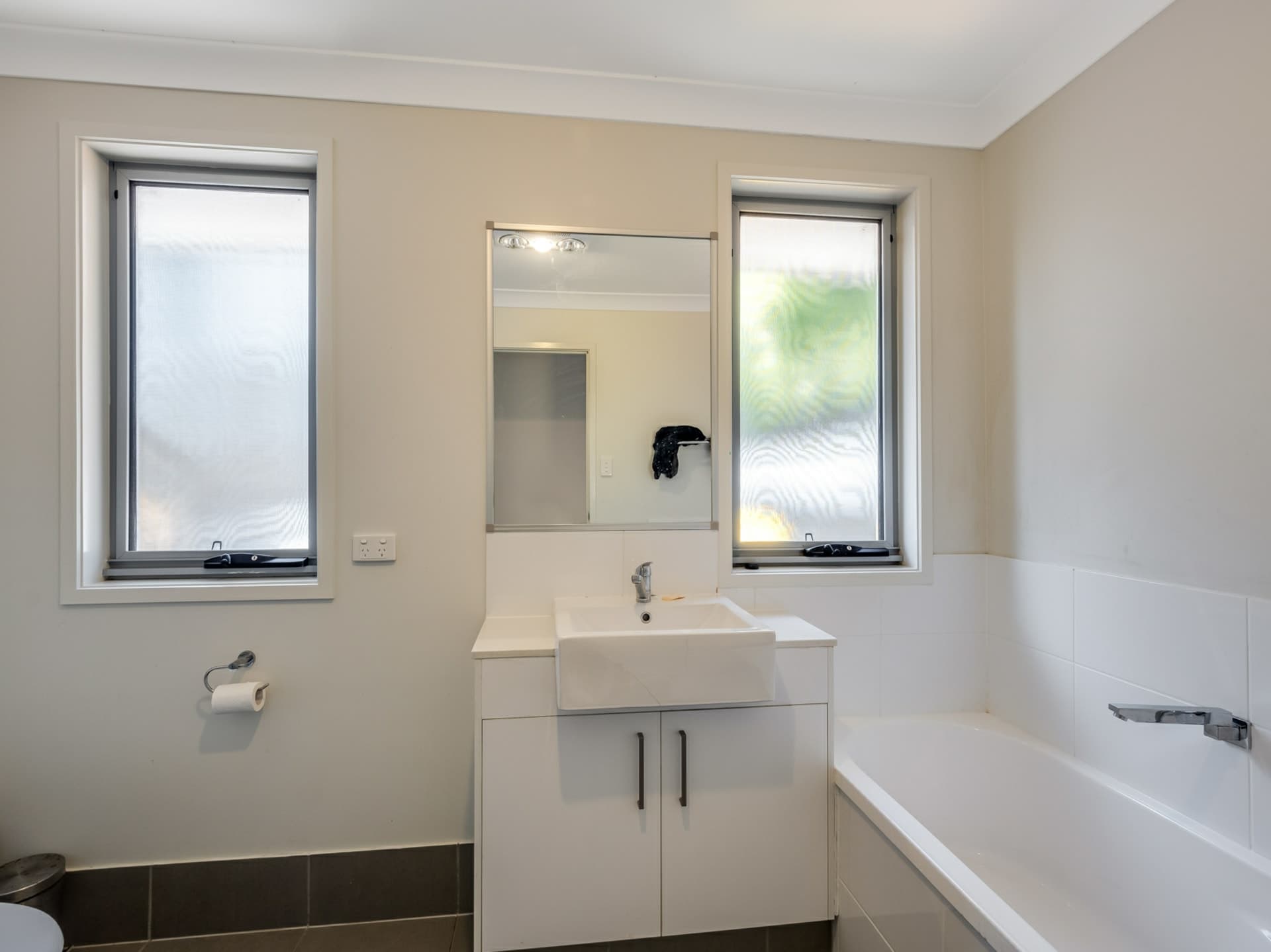2/7 Felix Street Cranley QLD, Cranley - Image 1