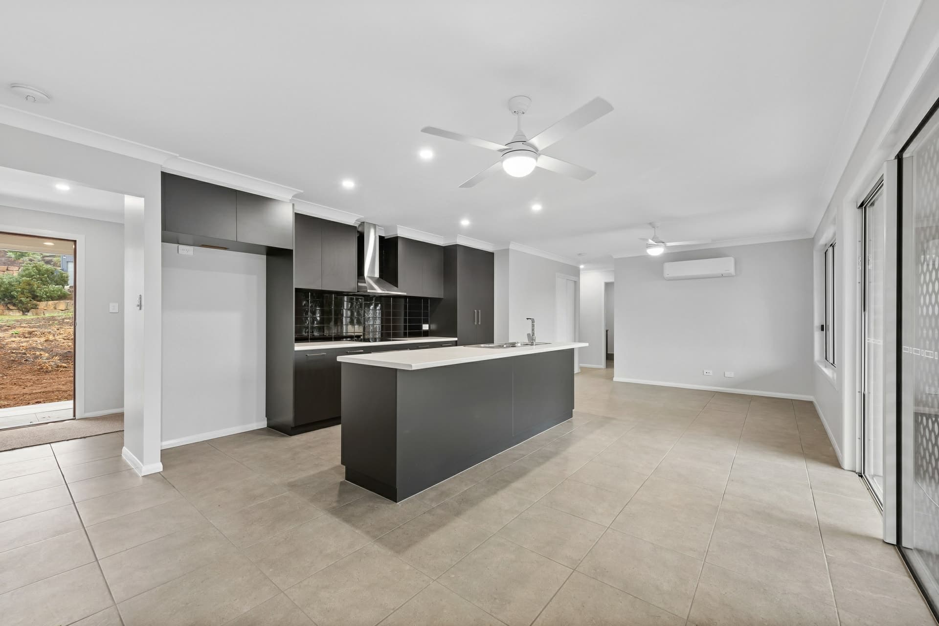21 Alpine Court Cranley QLD, Cranley - Thumbnail 2