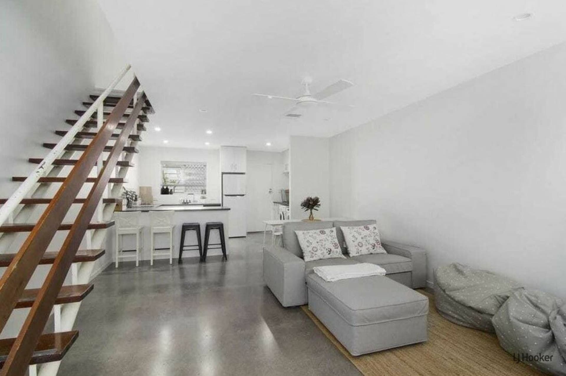 3/802 Pacific Parade Currumbin QLD, Currumbin - Thumbnail 2