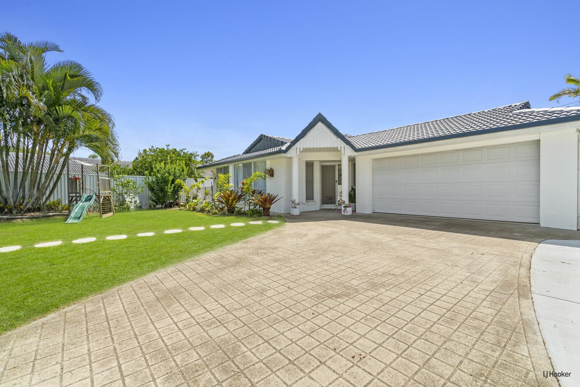 155 Currumbin Creek Road Currumbin Waters QLD, Currumbin Waters - Thumbnail 5