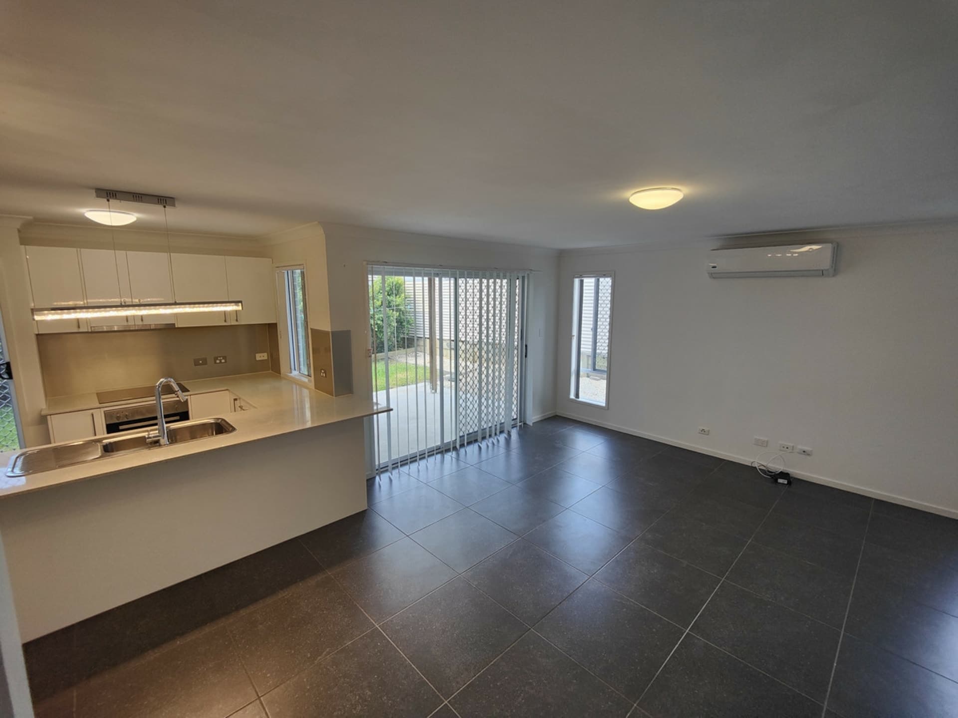 1/5a Oleander Street Daisy Hill QLD, Daisy Hill - Thumbnail 2