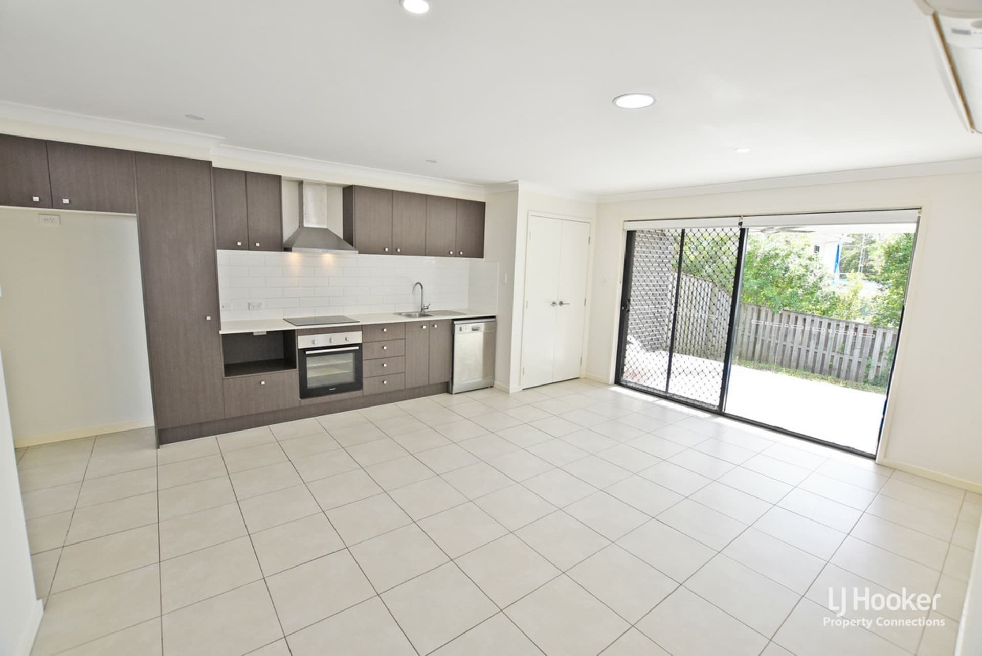 44B Bowerbird Crescent Dakabin QLD, Dakabin - Thumbnail 2