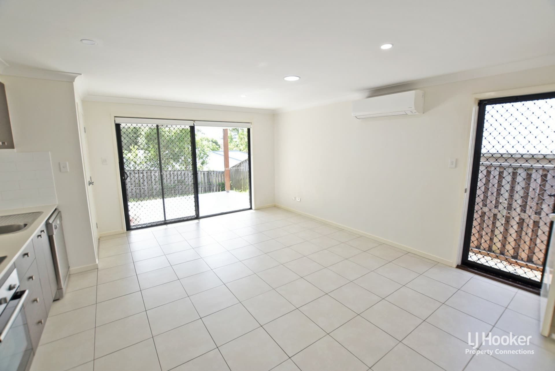 44B Bowerbird Crescent Dakabin QLD, Dakabin - Thumbnail 3