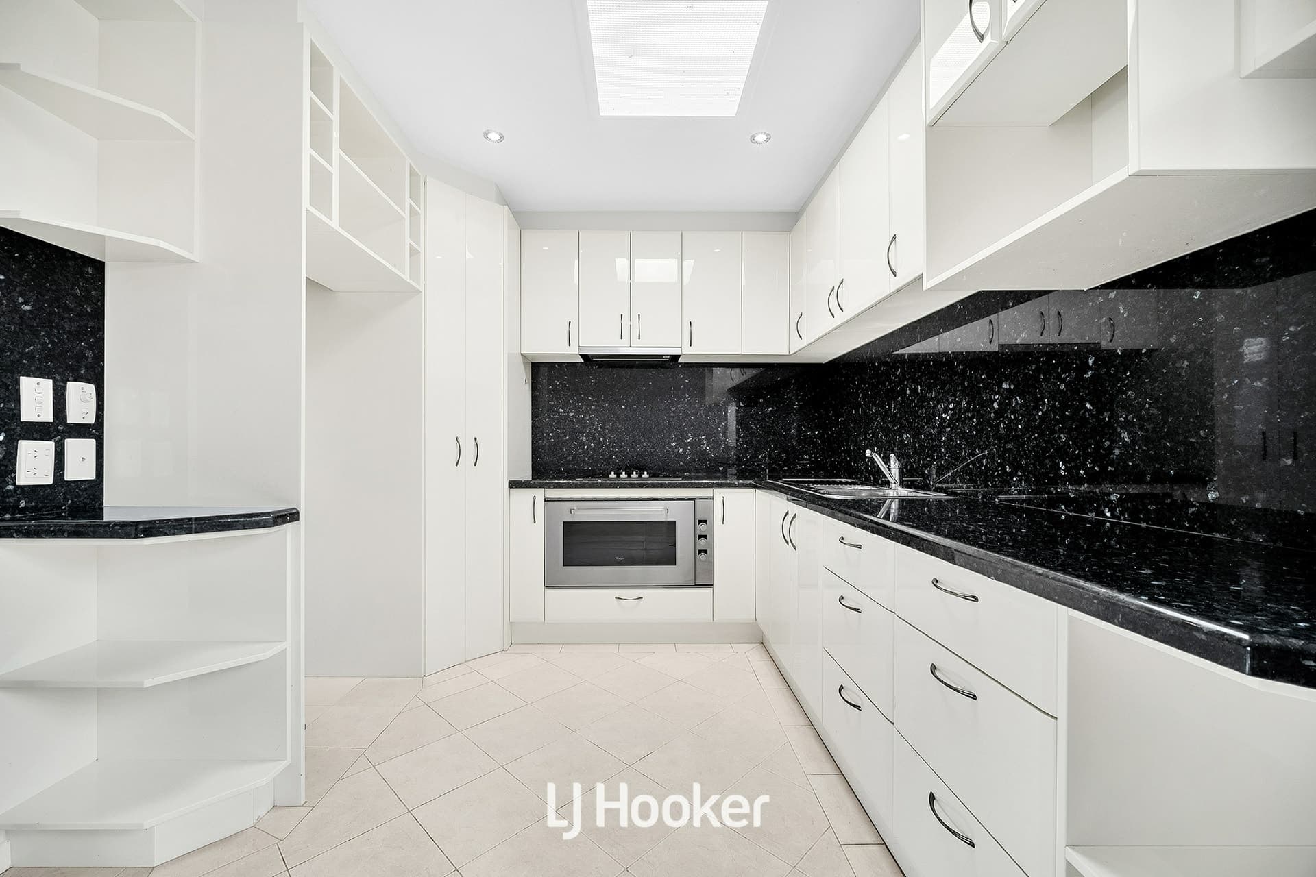 15/24 Rodd Street Dandenong VIC, Dandenong - Image 1