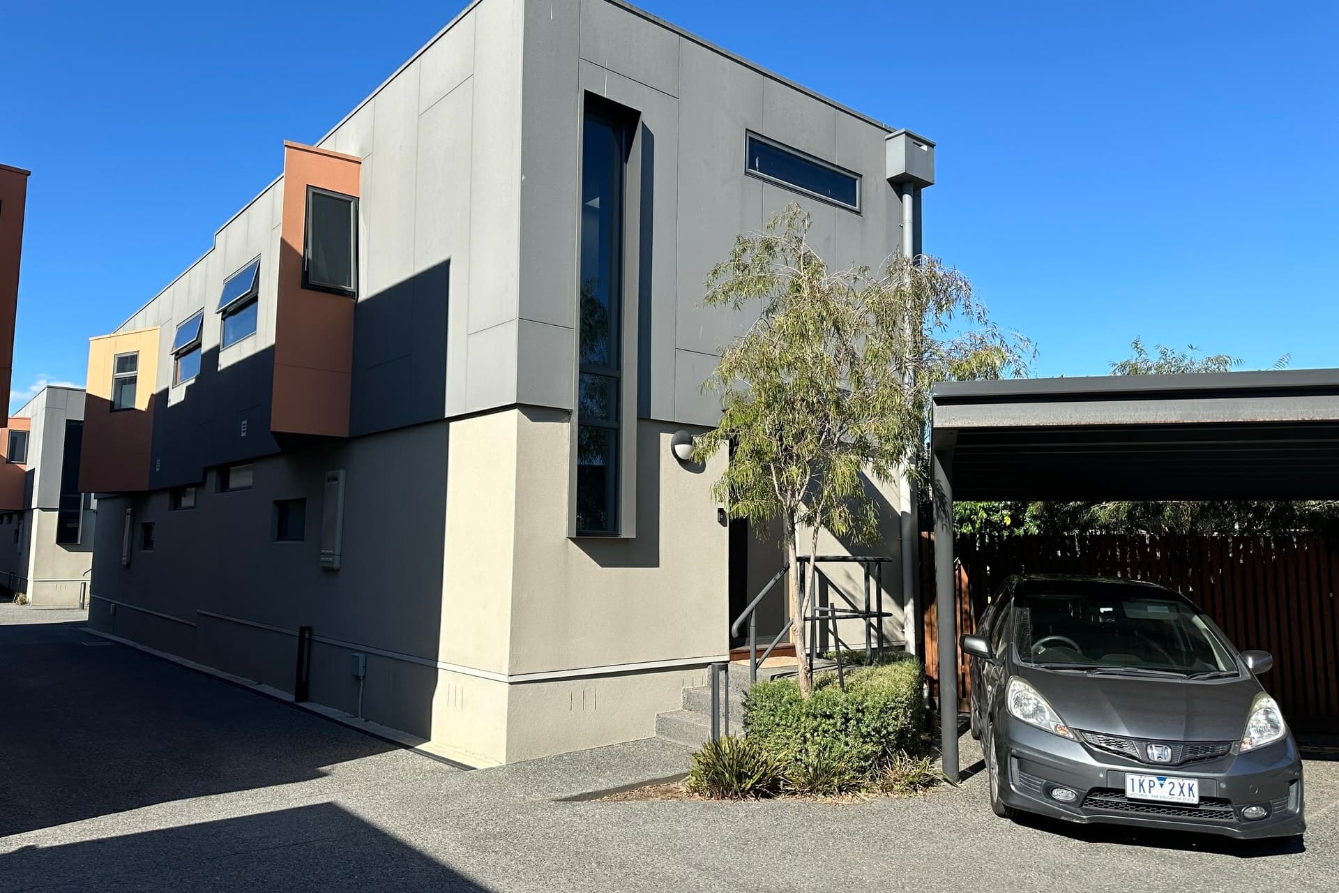 2/27 New Street Dandenong VIC, Dandenong - Thumbnail 2