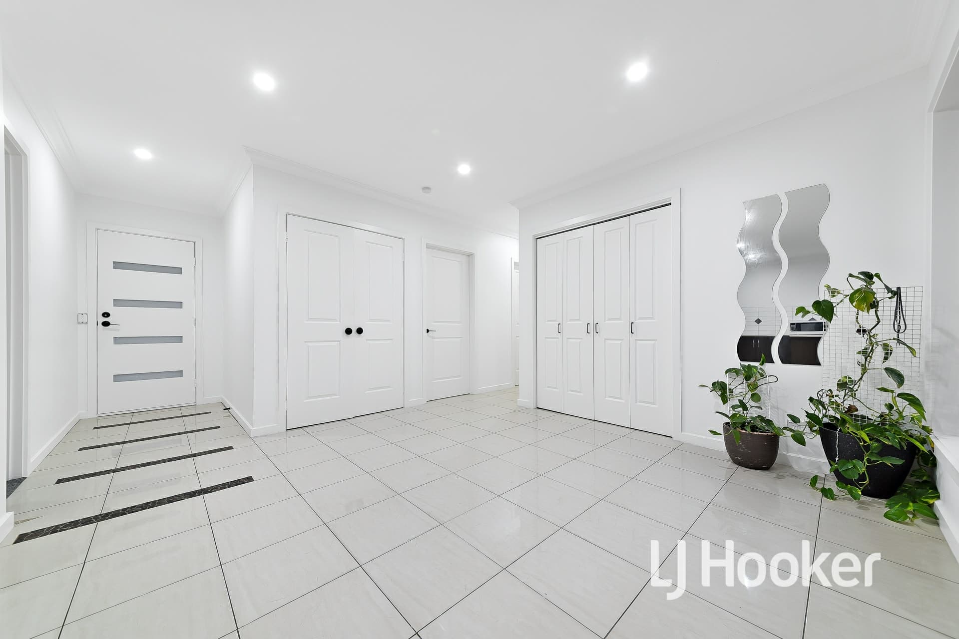 3/2 Canberra Avenue Dandenong VIC, Dandenong - Thumbnail 3