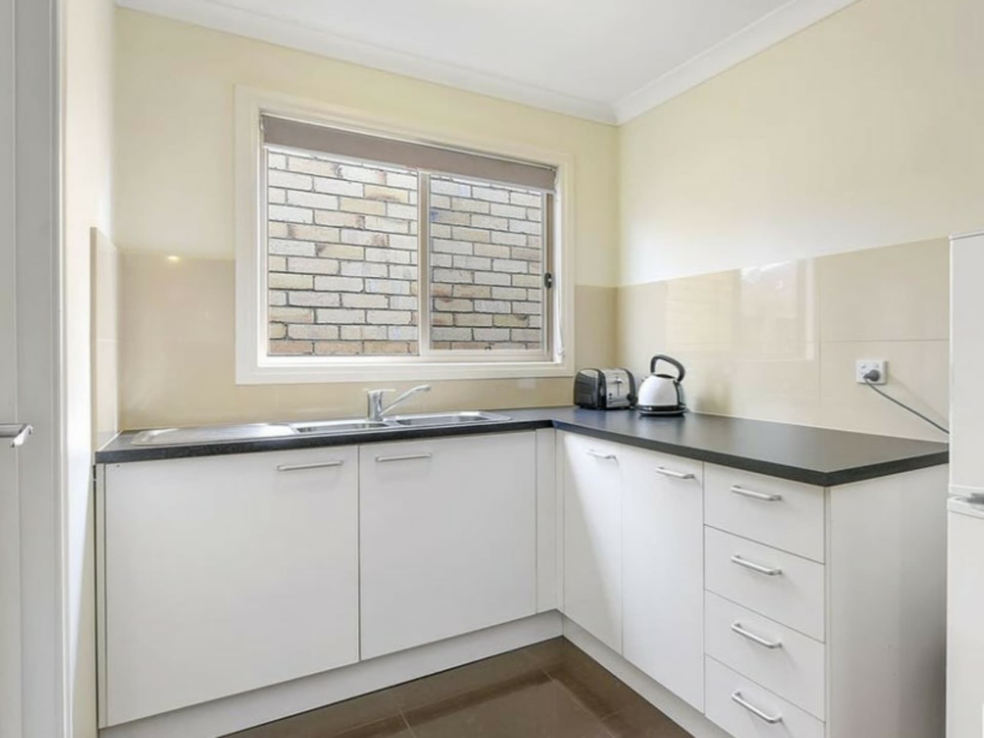 2/101 Herbert Street Dandenong VIC, Dandenong - Thumbnail 2
