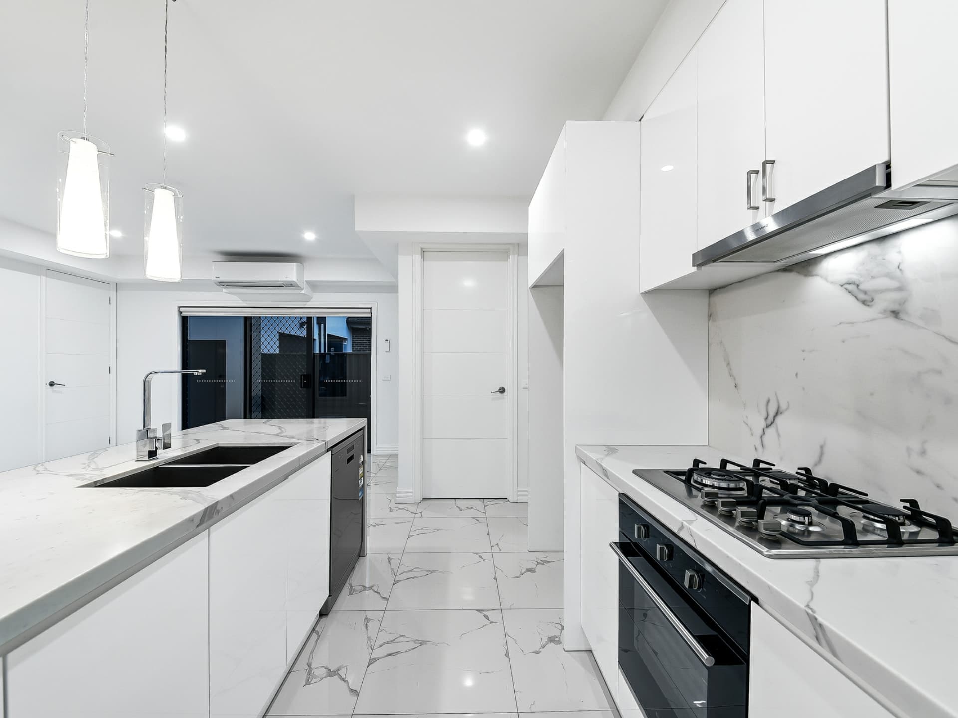 2/11 Edith Street Dandenong VIC, Dandenong - Thumbnail 4