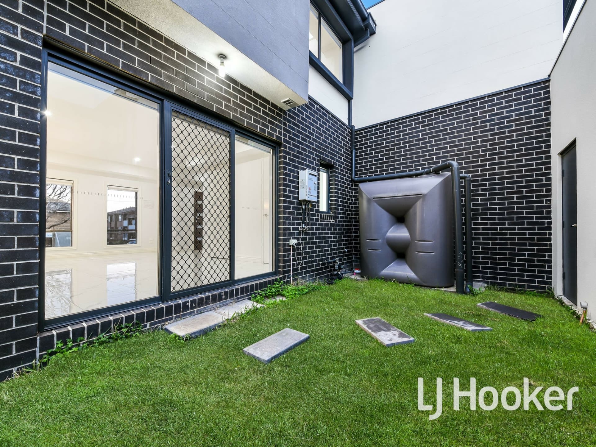 2/11 Edith Street Dandenong VIC, Dandenong - Thumbnail 7