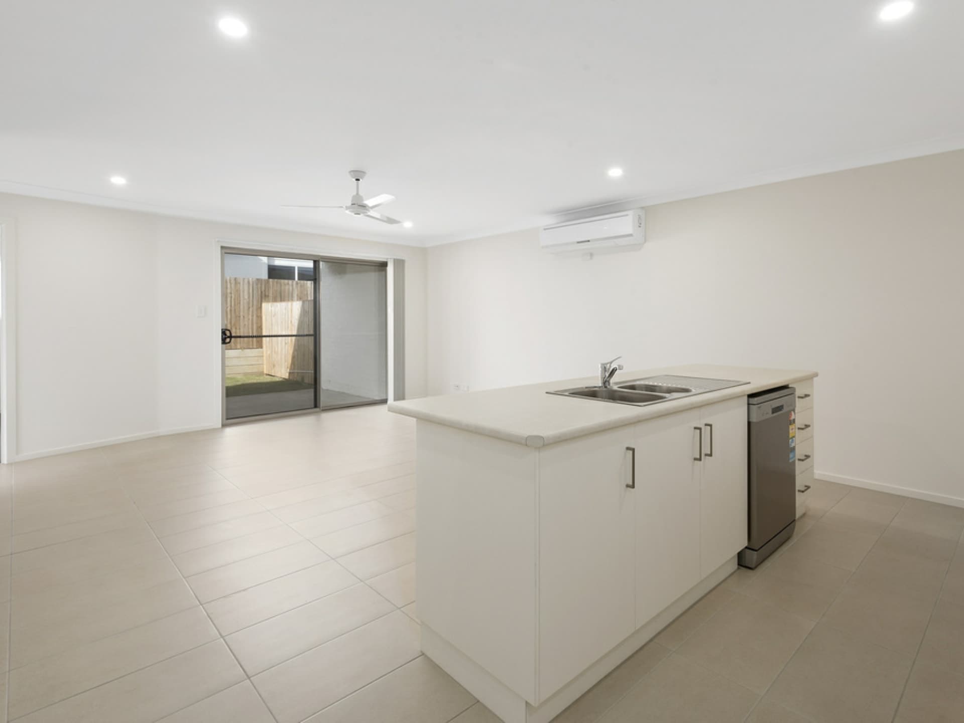 1/8 Rosenstengel Street Darling Heights QLD, Darling Heights - Thumbnail 4