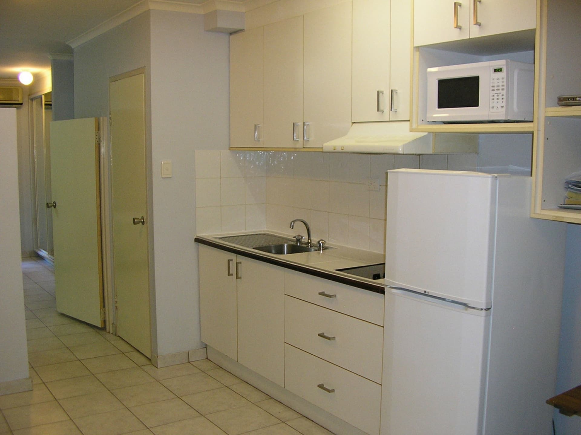 50/21 Cavenagh Street Darwin City NT, Darwin City - Thumbnail 8