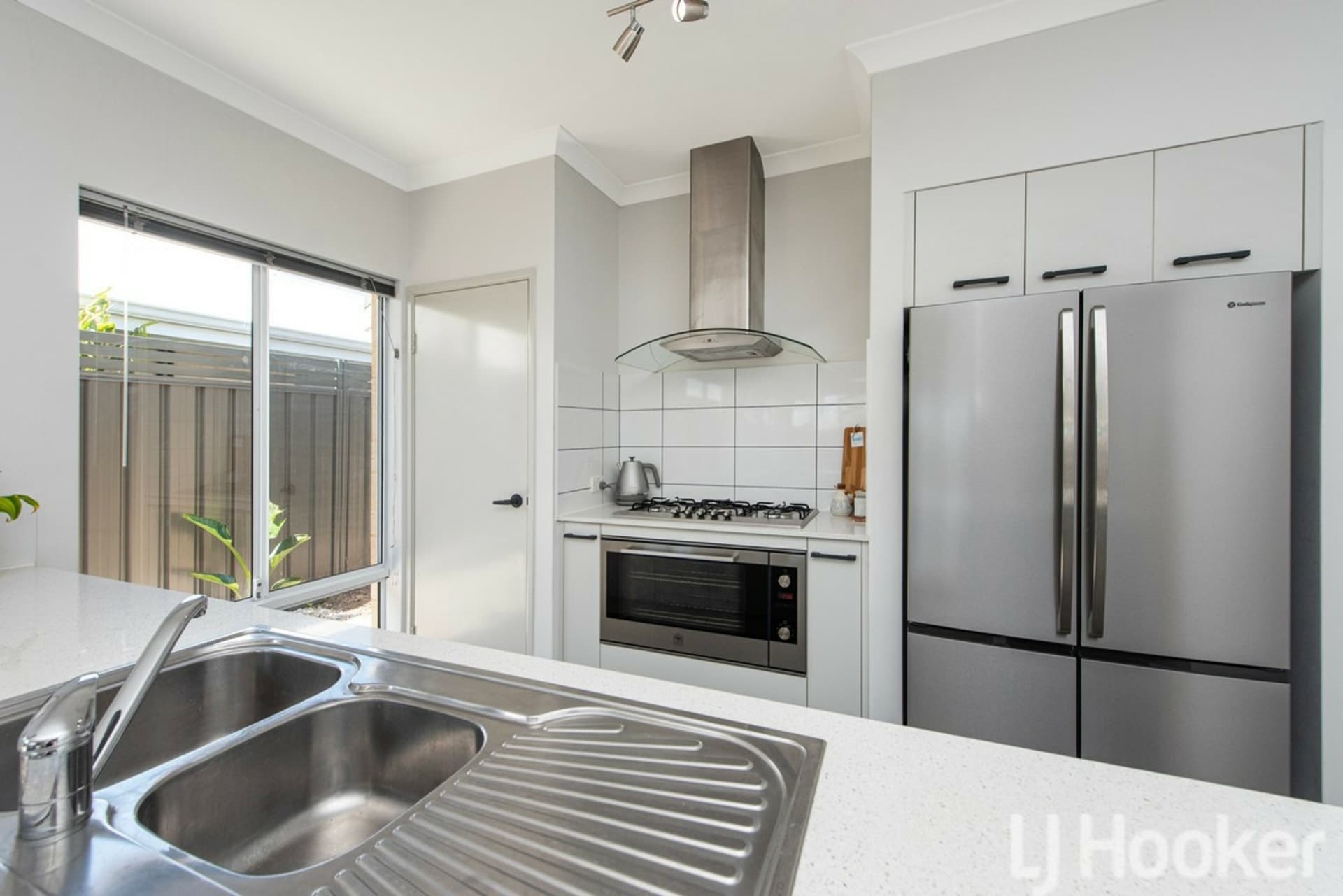 15 Jinatong Loop Dawesville WA, Dawesville - Thumbnail 3