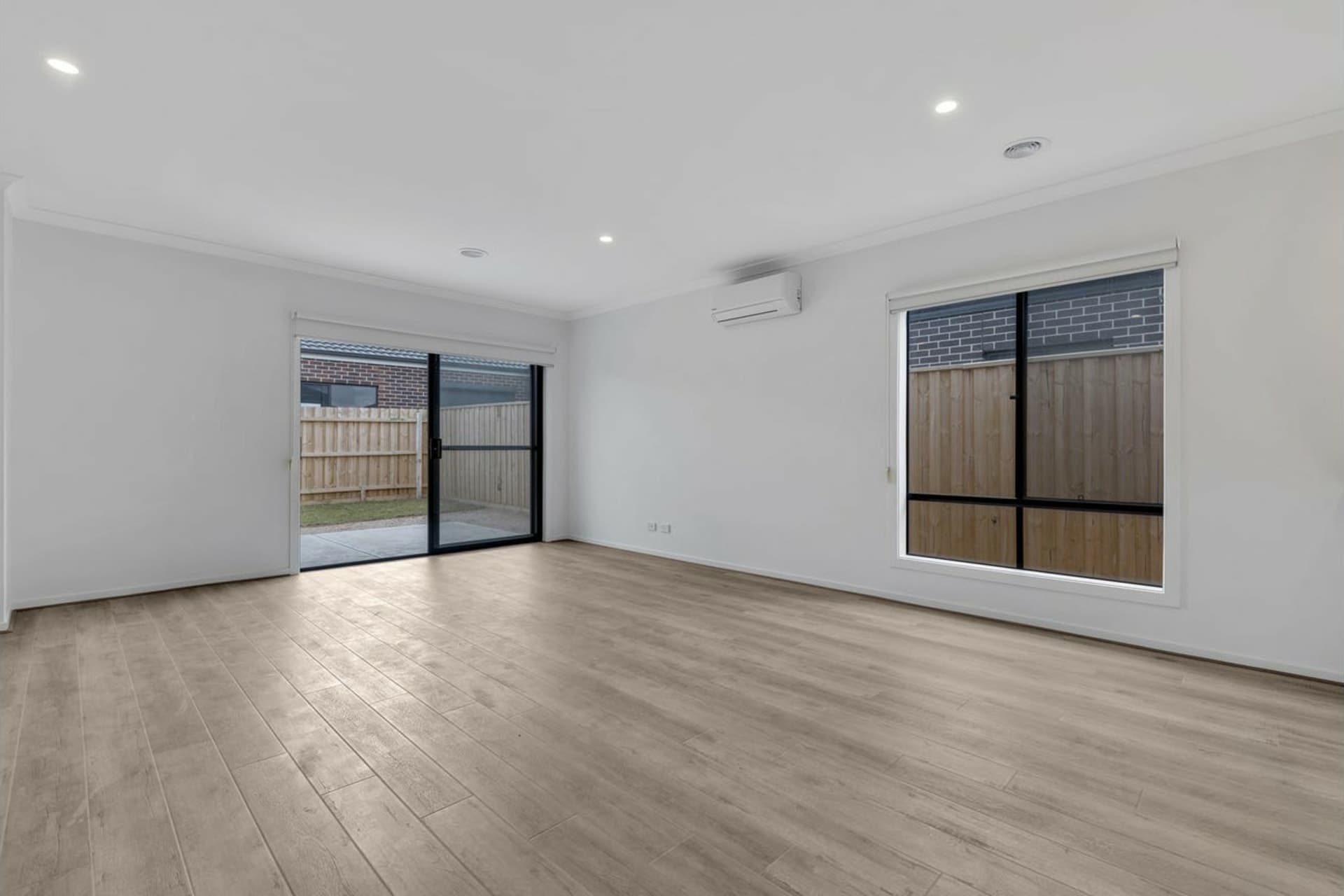 16 Brockwood Street Deanside VIC, Deanside - Thumbnail 7
