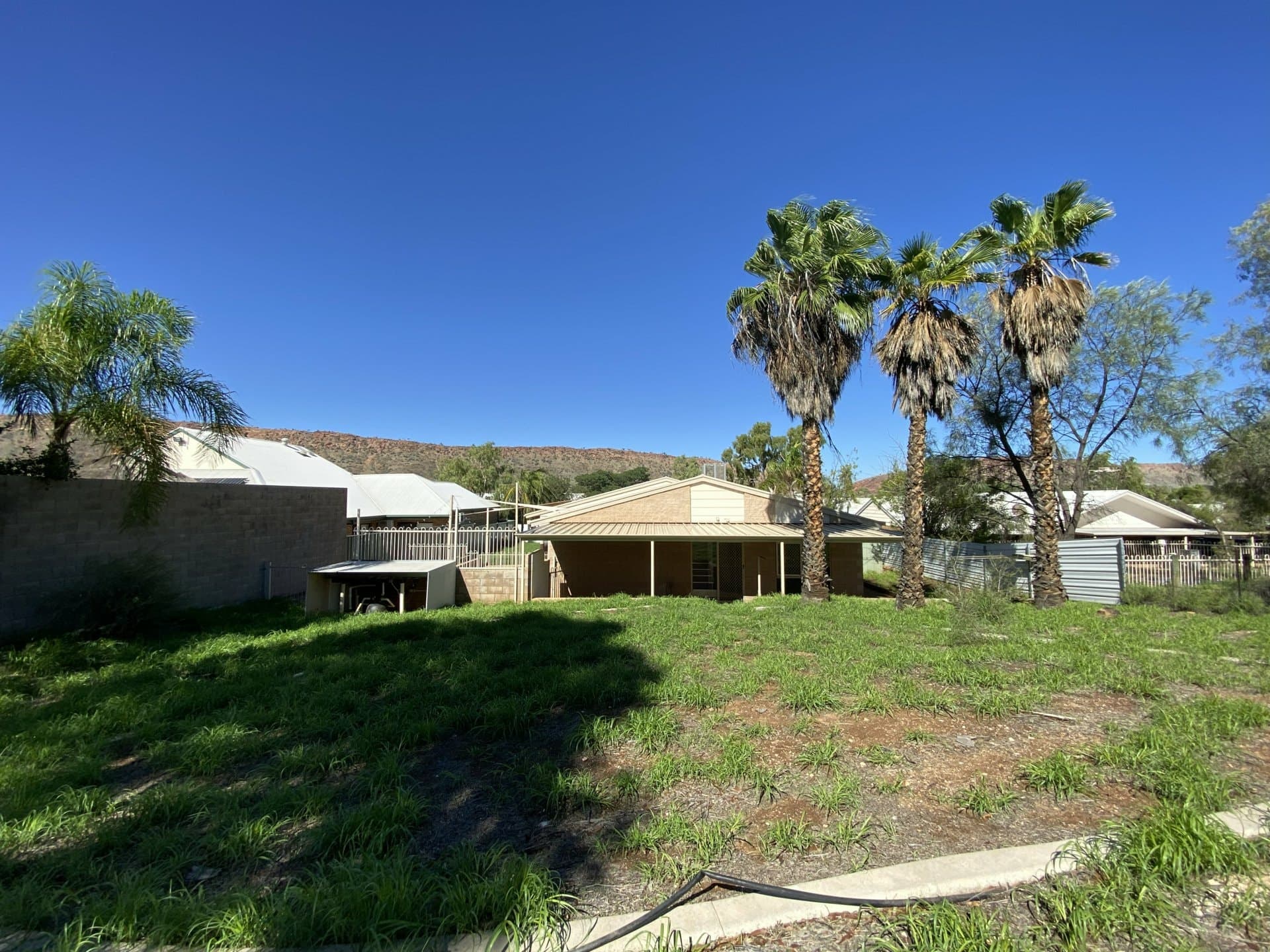 65 Cromwell Drive Desert Springs NT, Desert Springs - Thumbnail 4