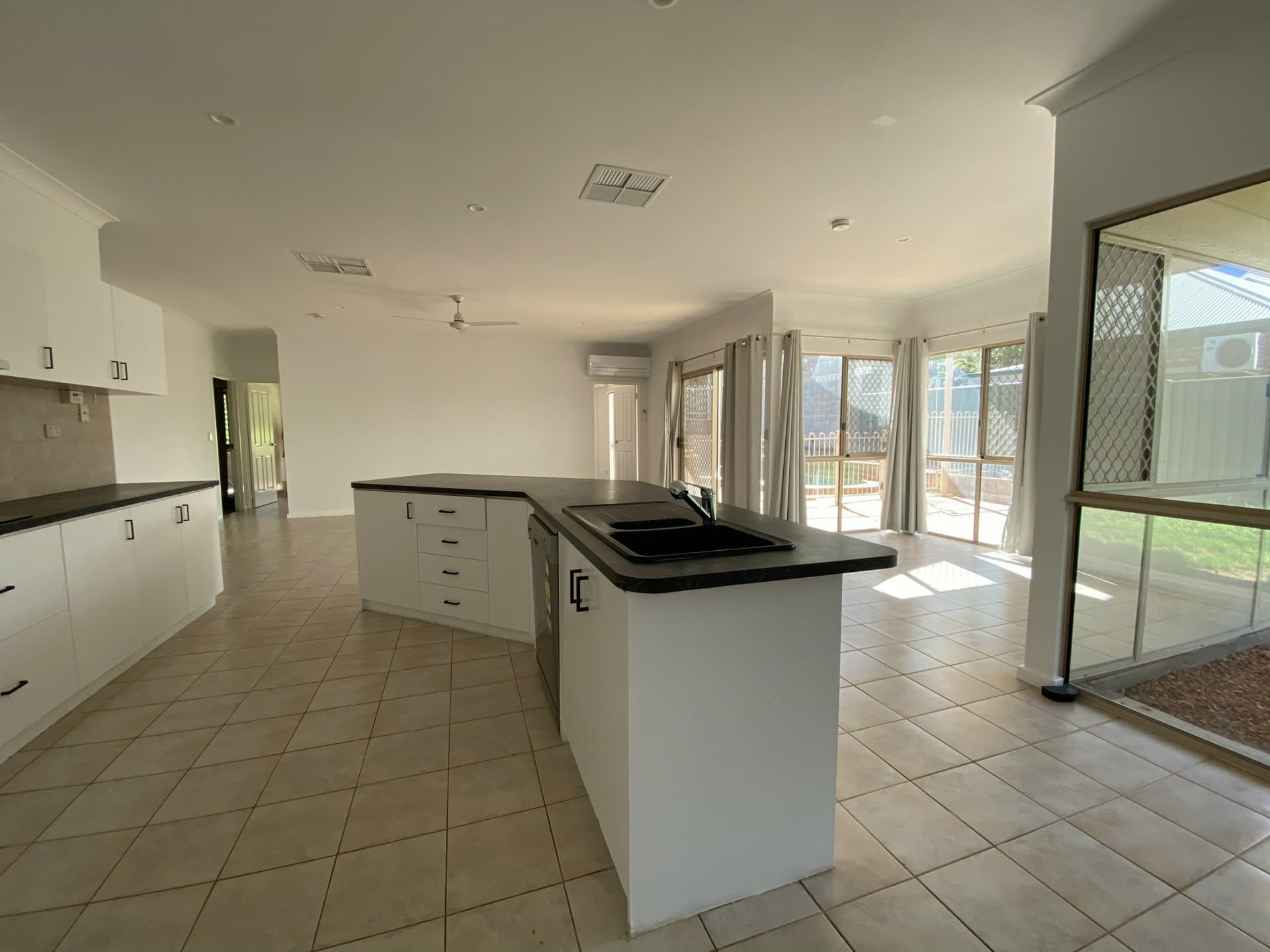 65 Cromwell Drive Desert Springs NT, Desert Springs - Thumbnail 6