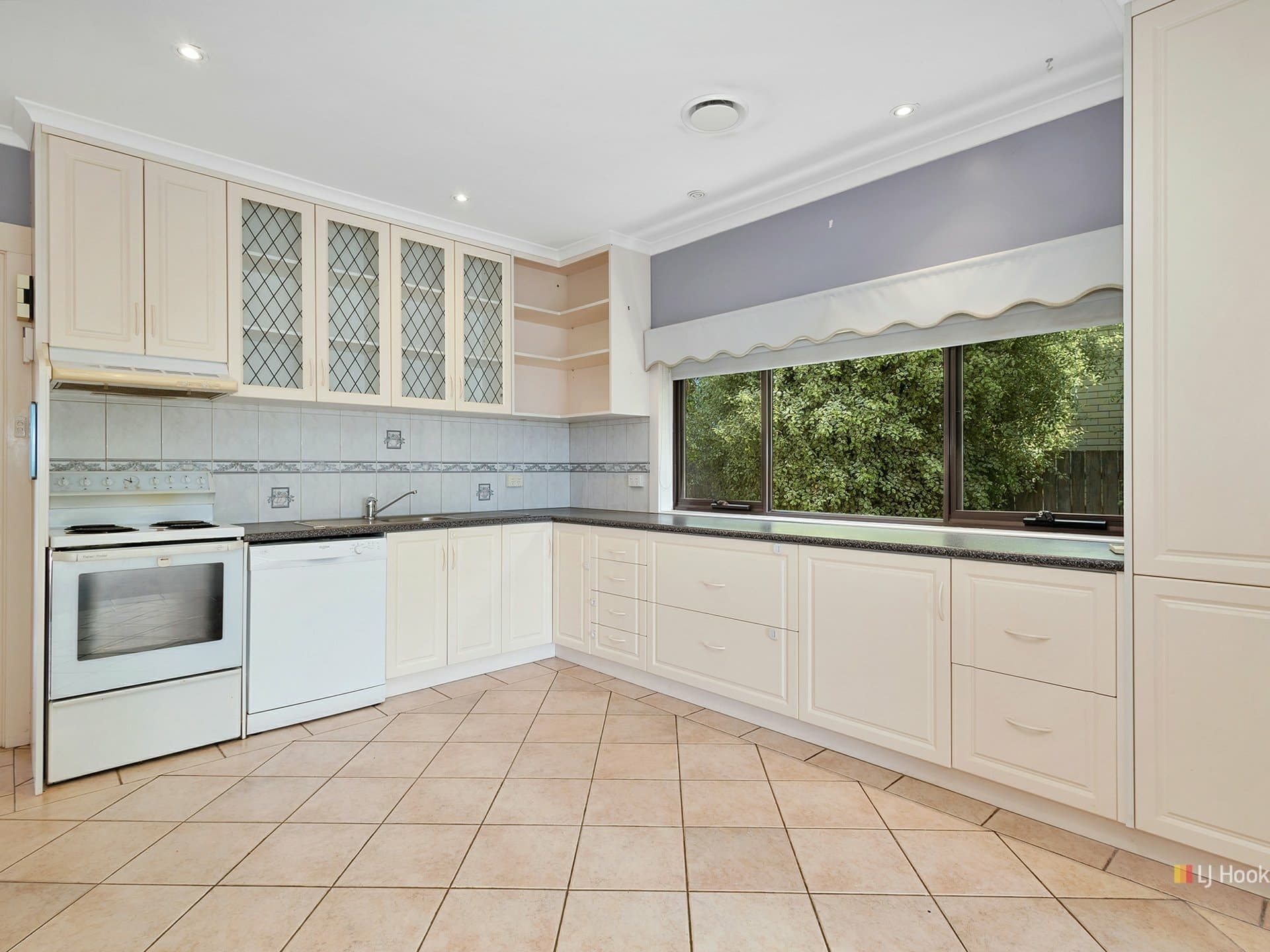 82 Hillcrest Road Devonport TAS, Devonport - Thumbnail 4