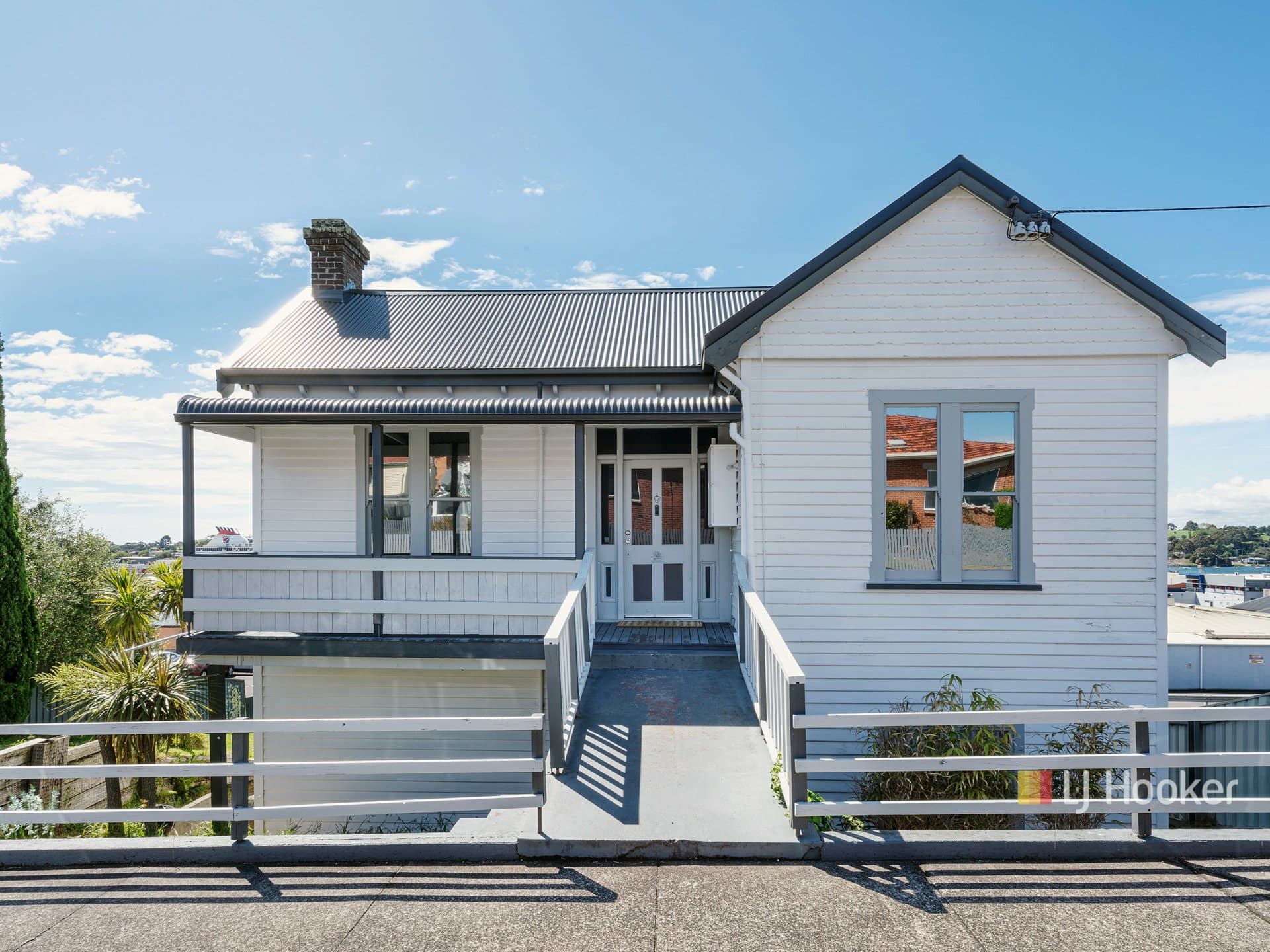 Unit 1/3 Hiller Street, Devonport, Devonport - Thumbnail 2