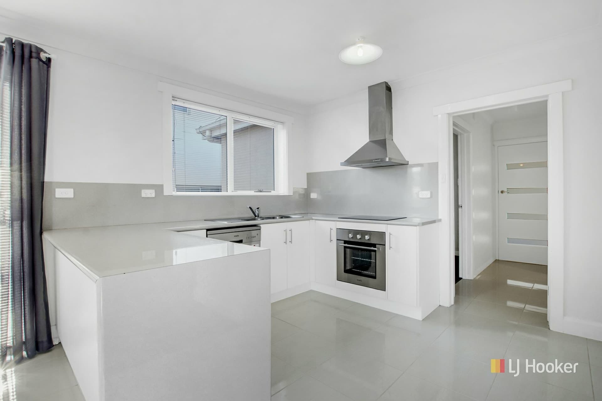 8 Parker Street Devonport TAS, Devonport - Thumbnail 2