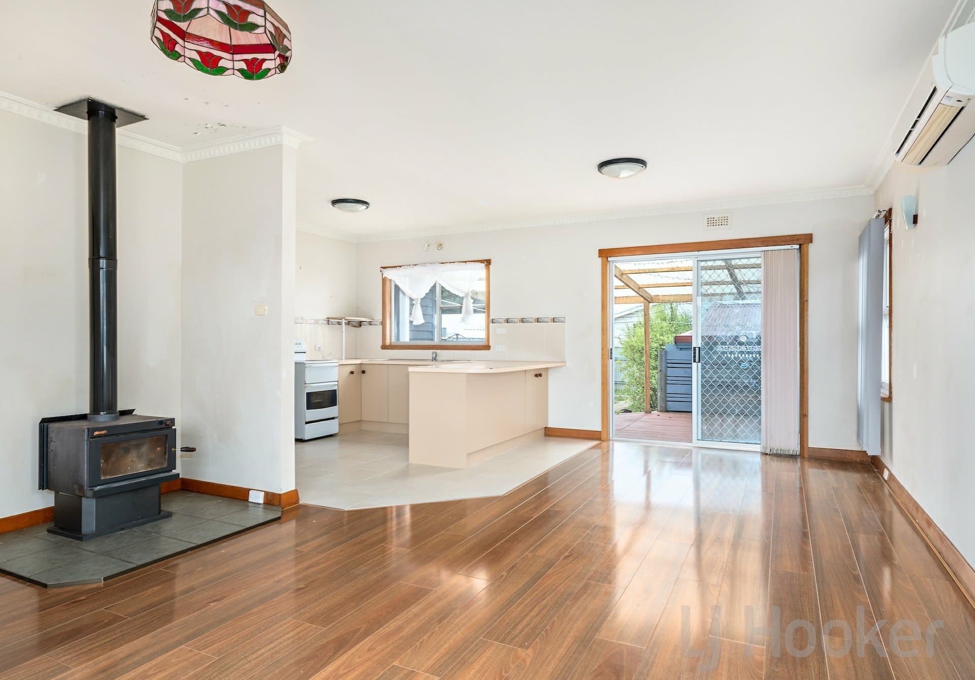 98 Madden Street Devonport TAS, Devonport - Thumbnail 4