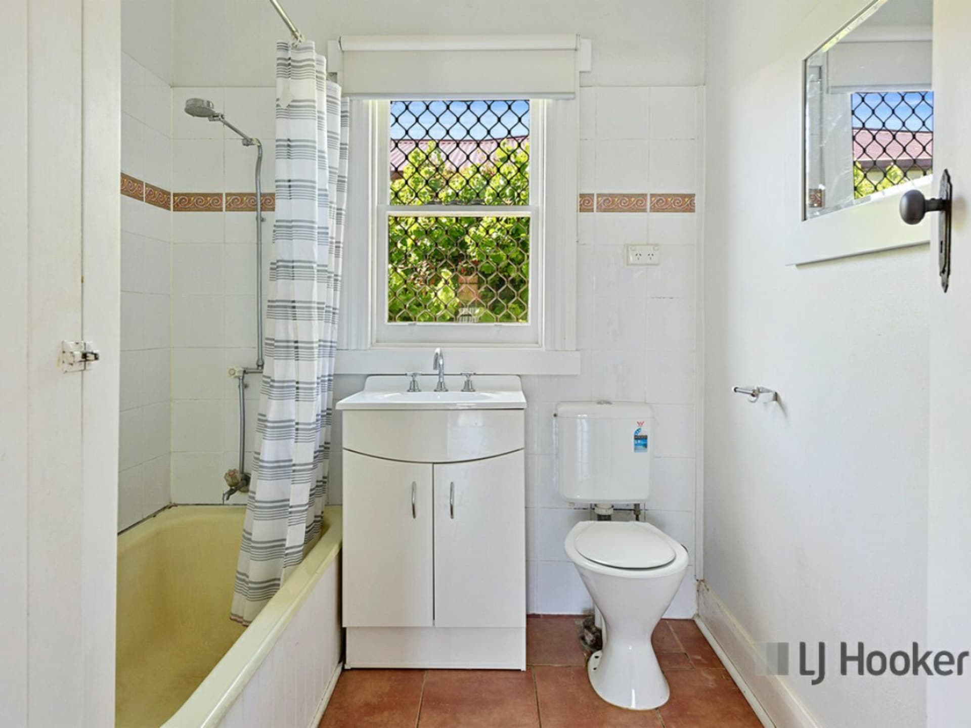 28 Tasman Street Devonport TAS, Devonport - Thumbnail 2