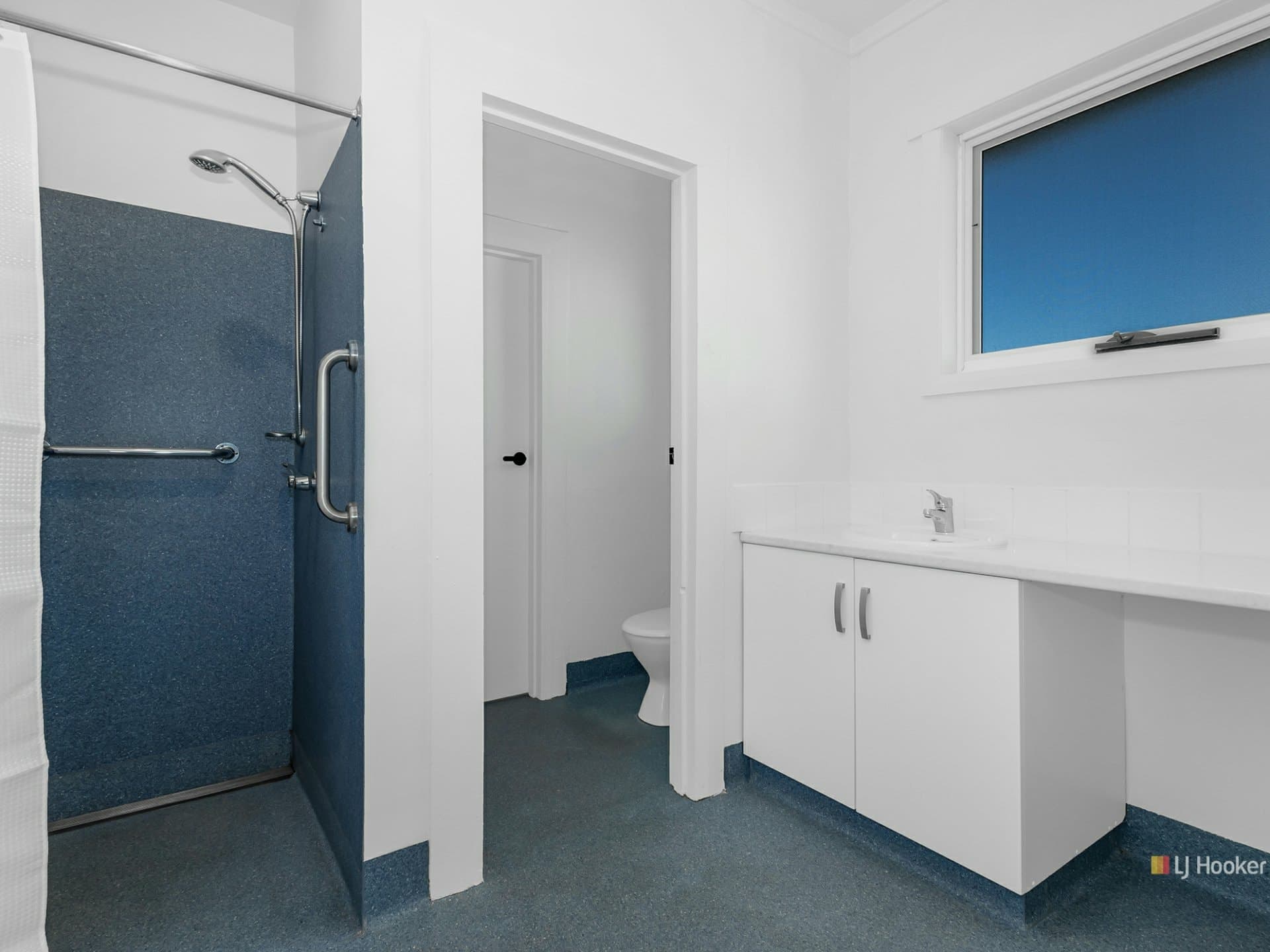 53 Middle Road Devonport TAS, Devonport - Thumbnail 4