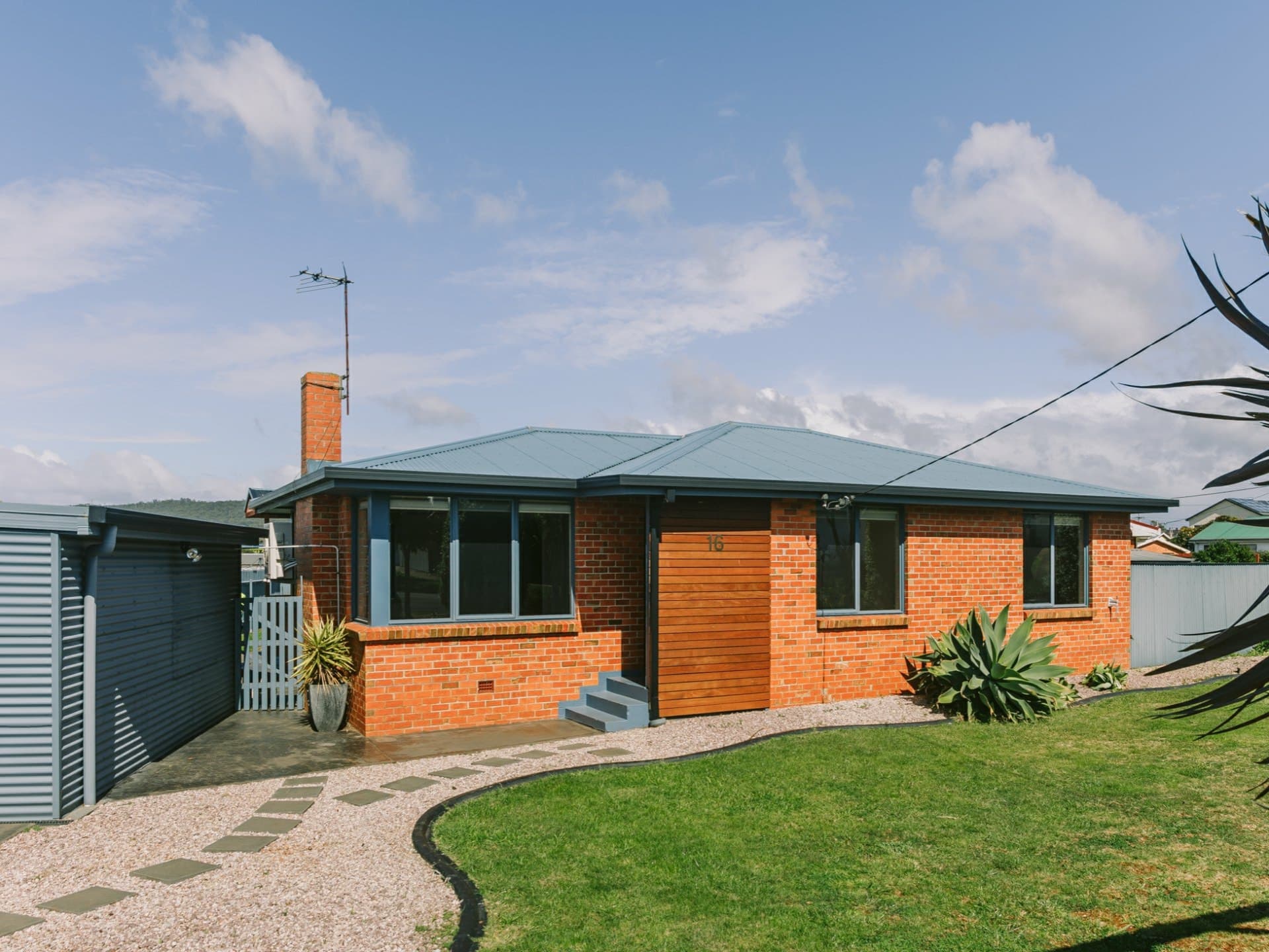 16 Raymond Avenue Devonport TAS, Devonport - Thumbnail 2