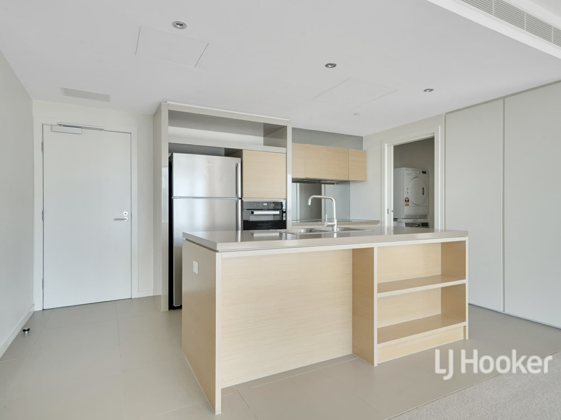 2404/9 Waterside Place Docklands VIC, Docklands - Thumbnail 2