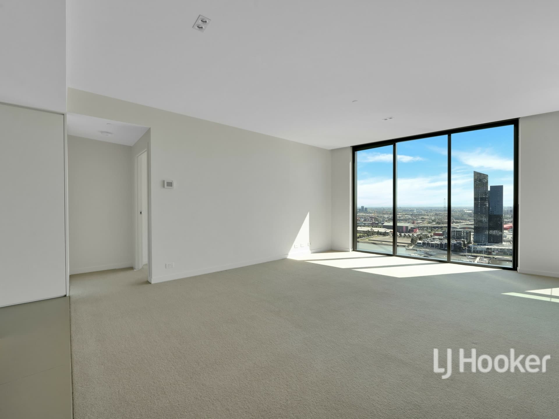 2404/9 Waterside Place Docklands VIC, Docklands - Thumbnail 4