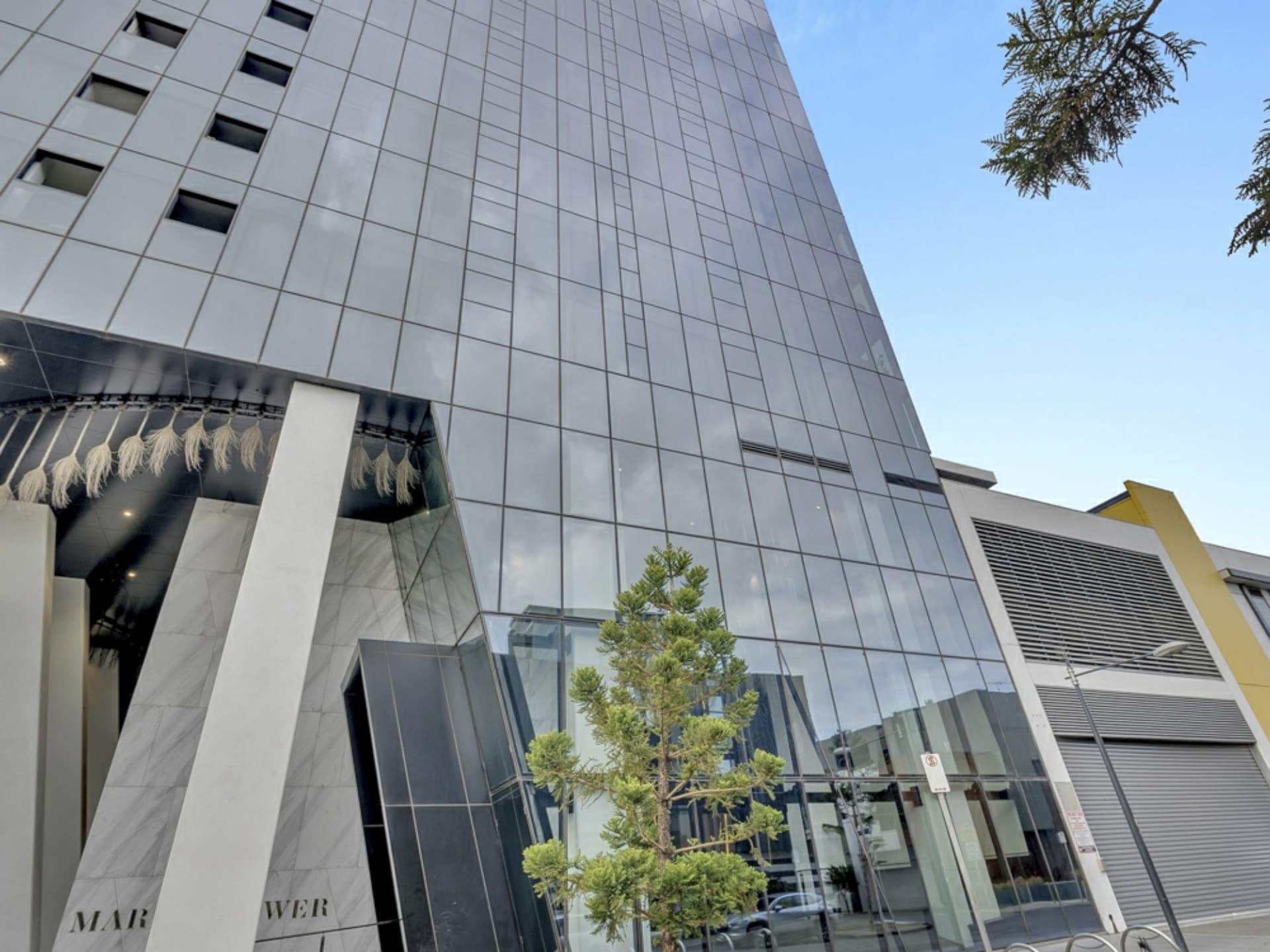 2405/8 Pearl River Road Docklands VIC, Docklands - Image 1