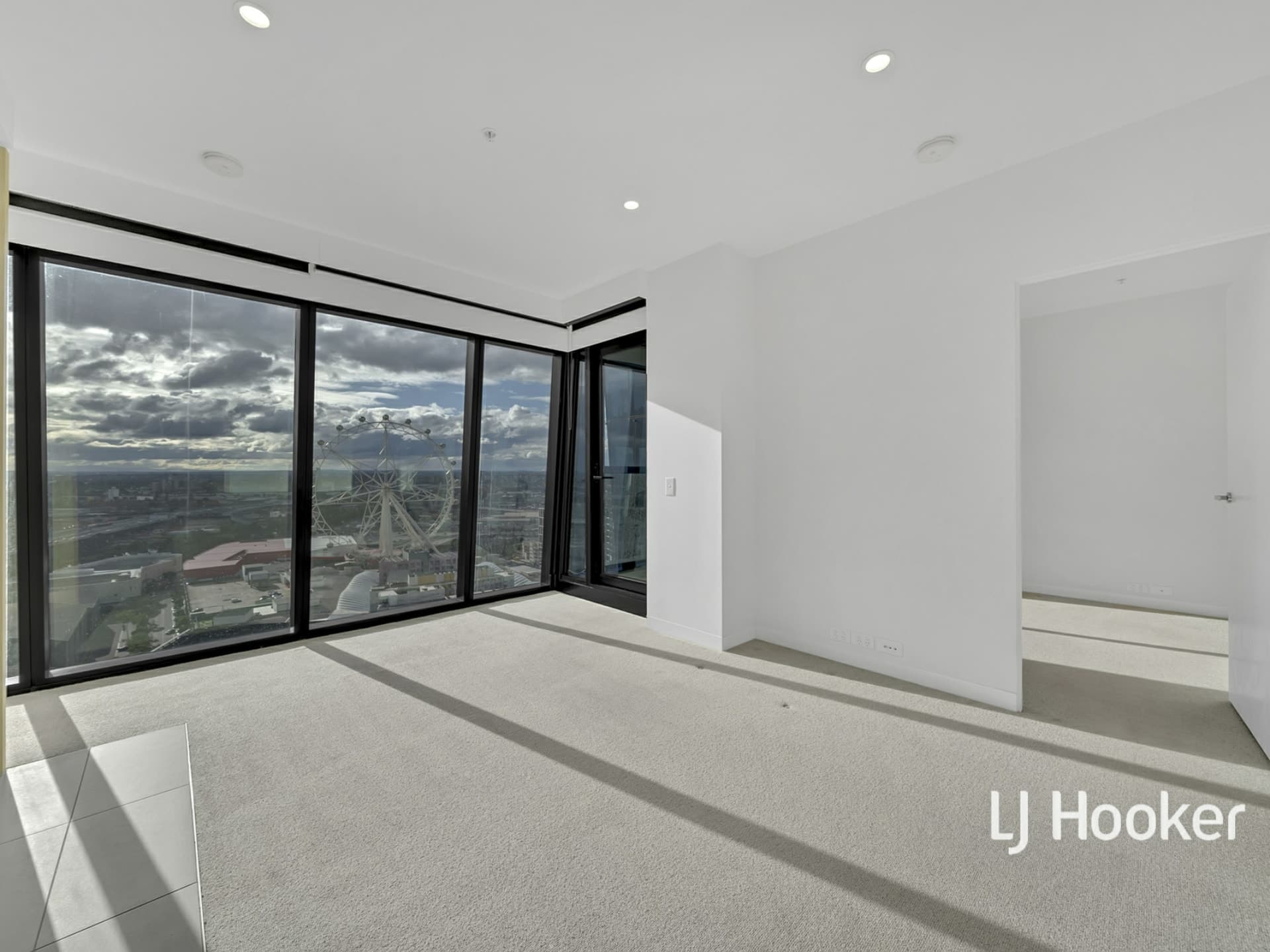 2405/8 Pearl River Road Docklands VIC, Docklands - Thumbnail 2
