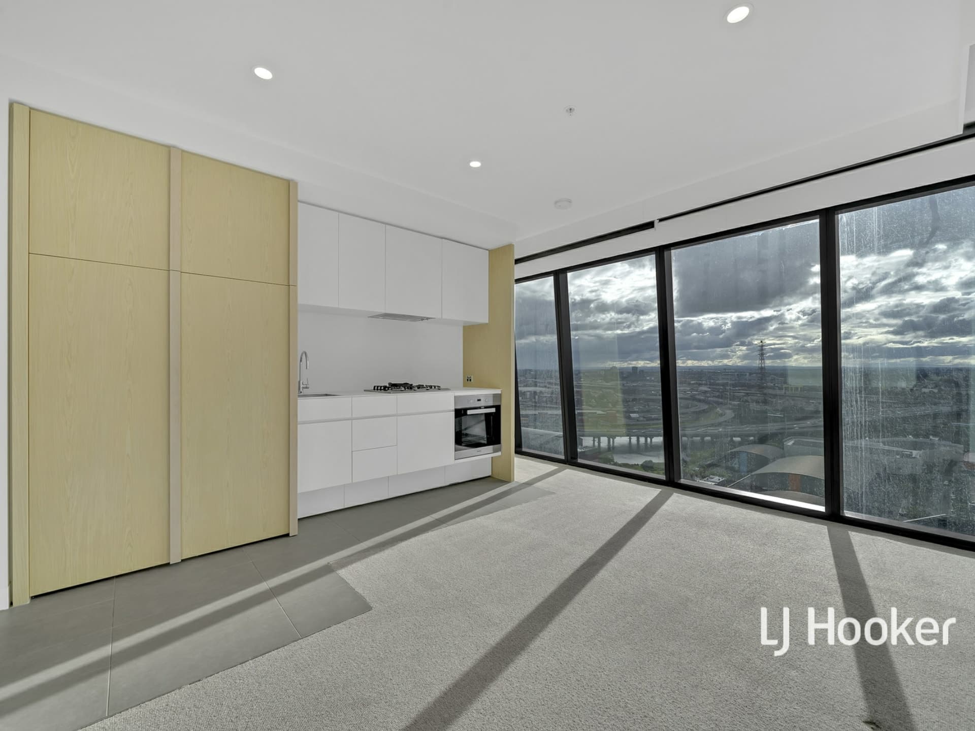 2405/8 Pearl River Road Docklands VIC, Docklands - Thumbnail 4