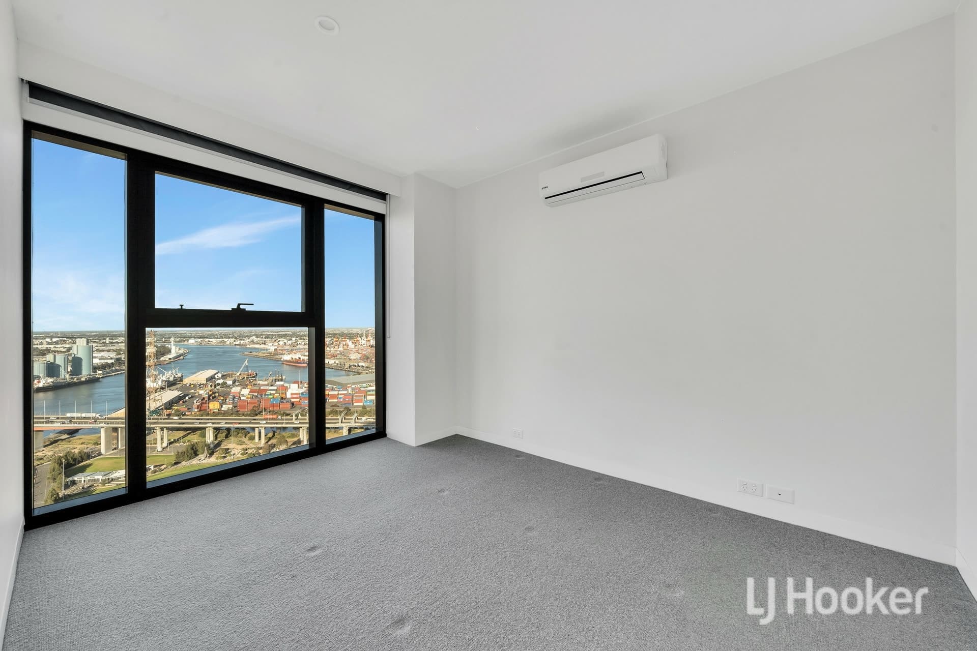 3703/8 Pearl River Road Docklands VIC, Docklands - Thumbnail 5