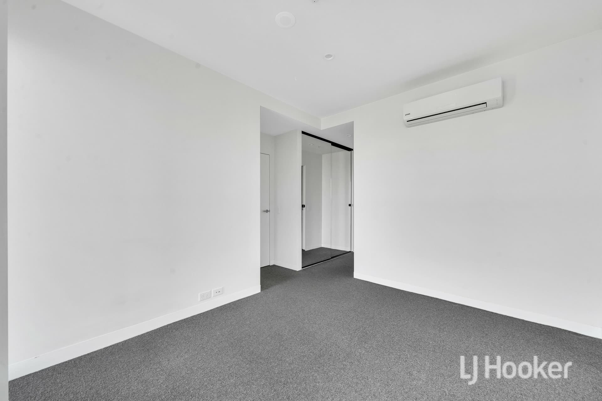 3703/8 Pearl River Road Docklands VIC, Docklands - Thumbnail 6