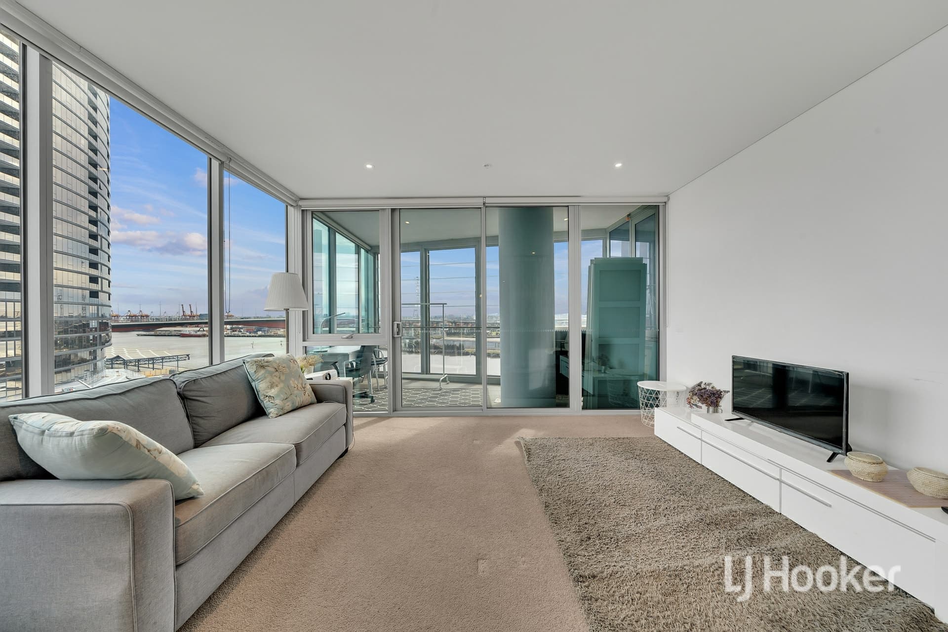 1101/81 South Wharf Drive Docklands VIC, Docklands - Thumbnail 2
