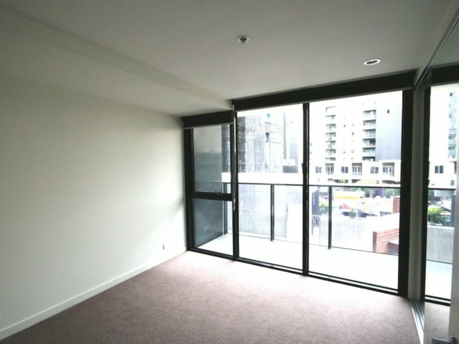 206/815 Bourke Street Docklands VIC, Docklands - Thumbnail 3