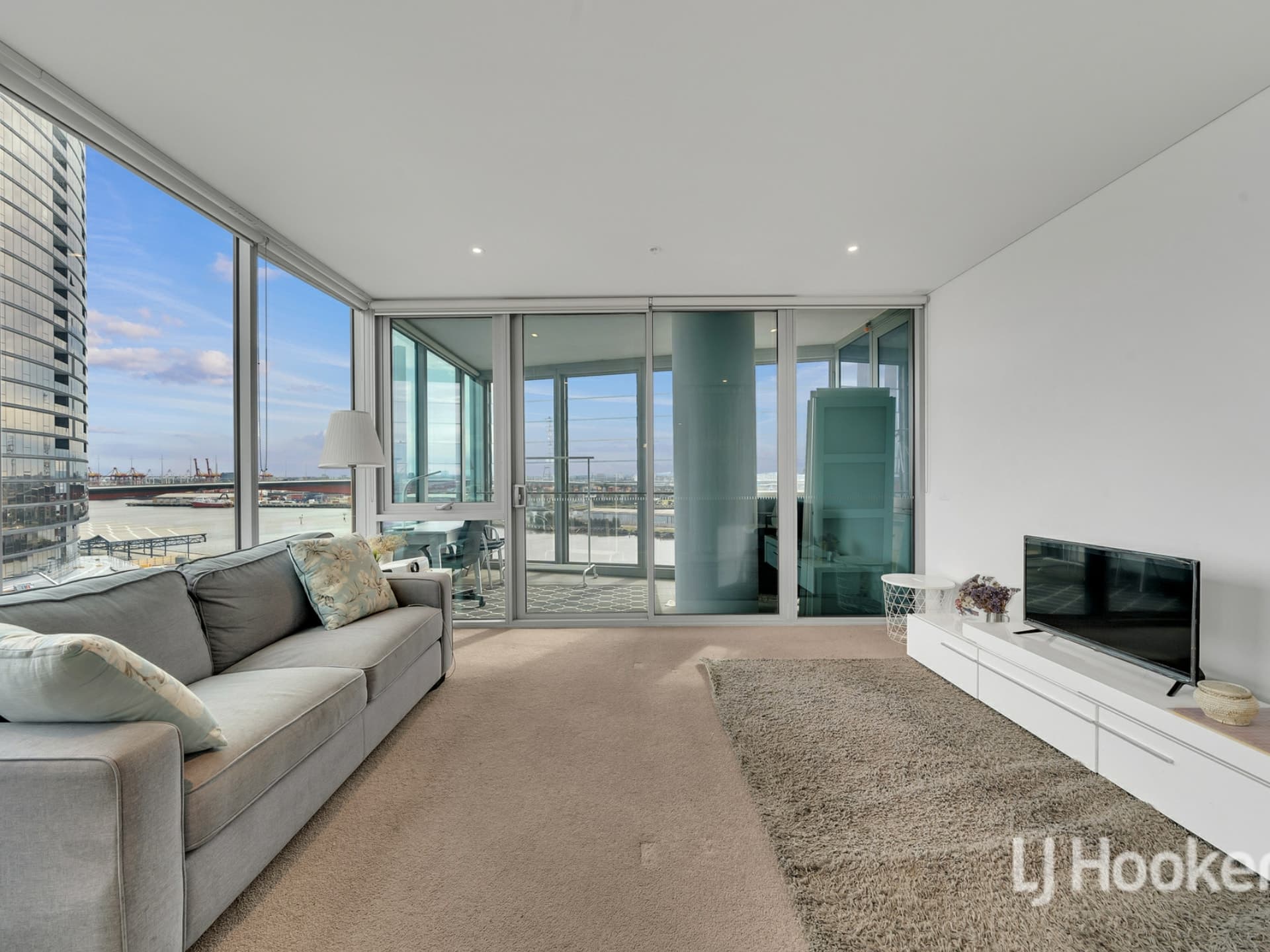 1101/81 South Wharf Drive Docklands VIC, Docklands - Thumbnail 2