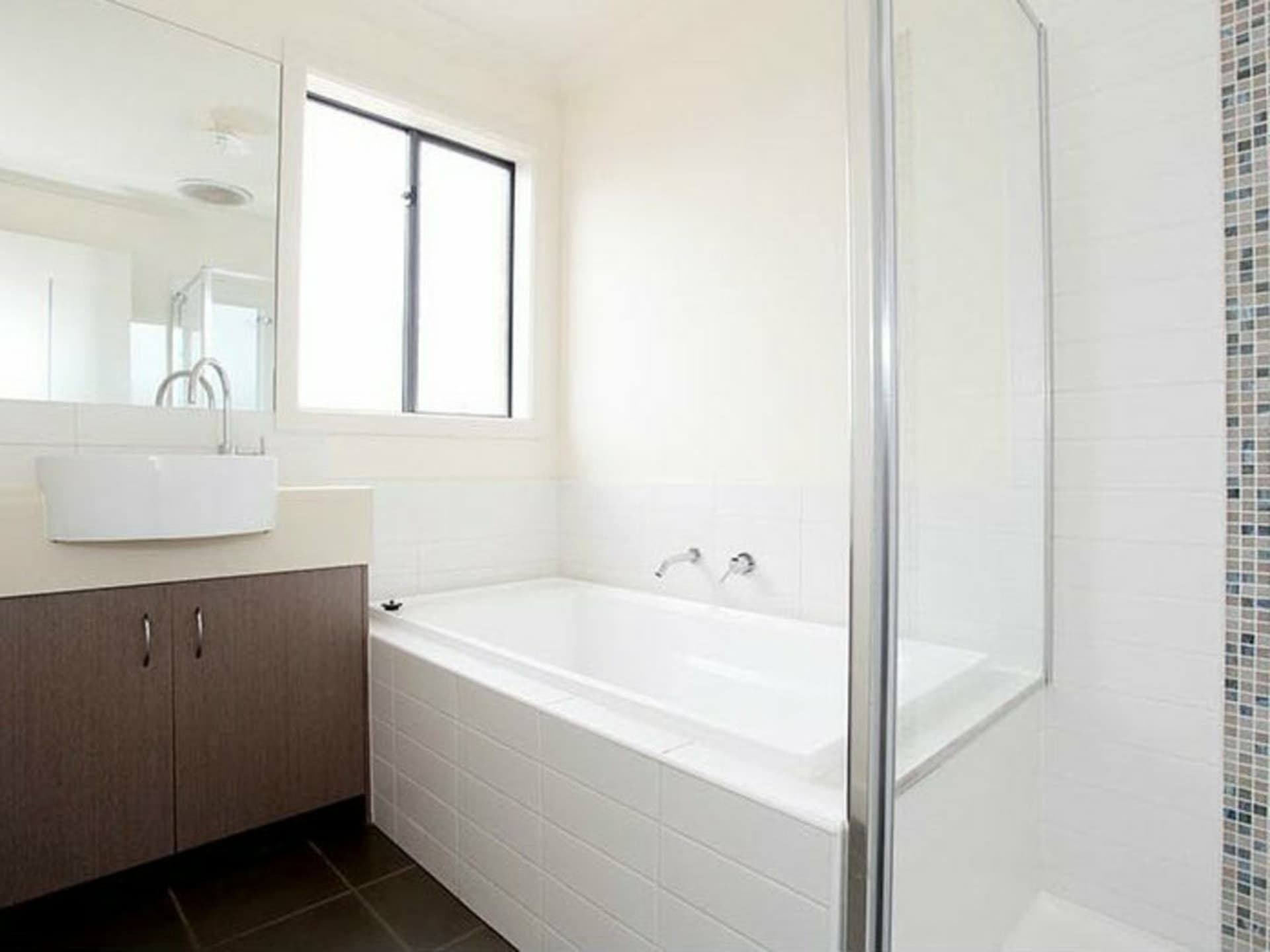 14 Rowan Walk Drouin VIC, Drouin - Thumbnail 5