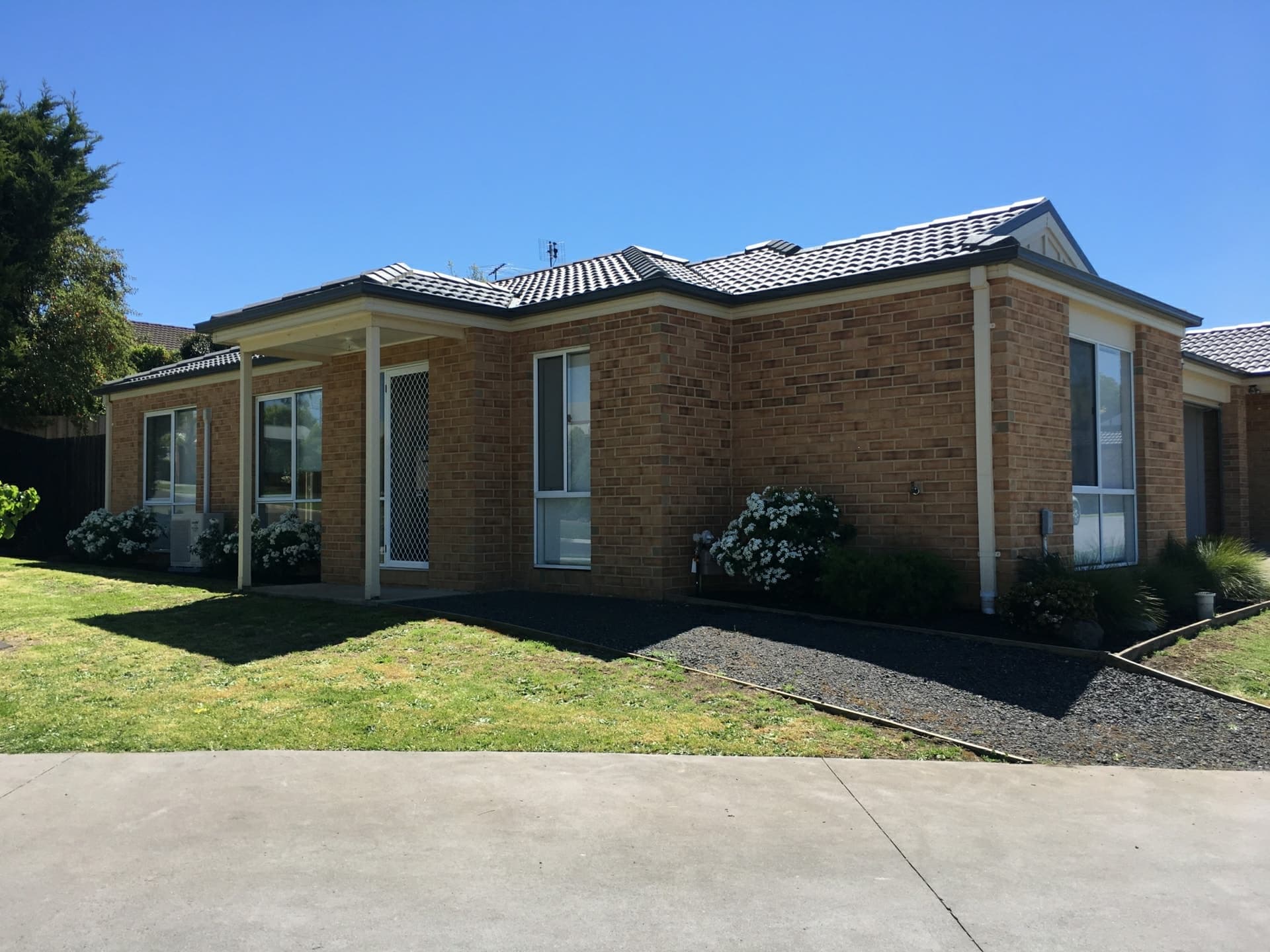 1 Telford Circuit Drouin VIC, Drouin - Image 1