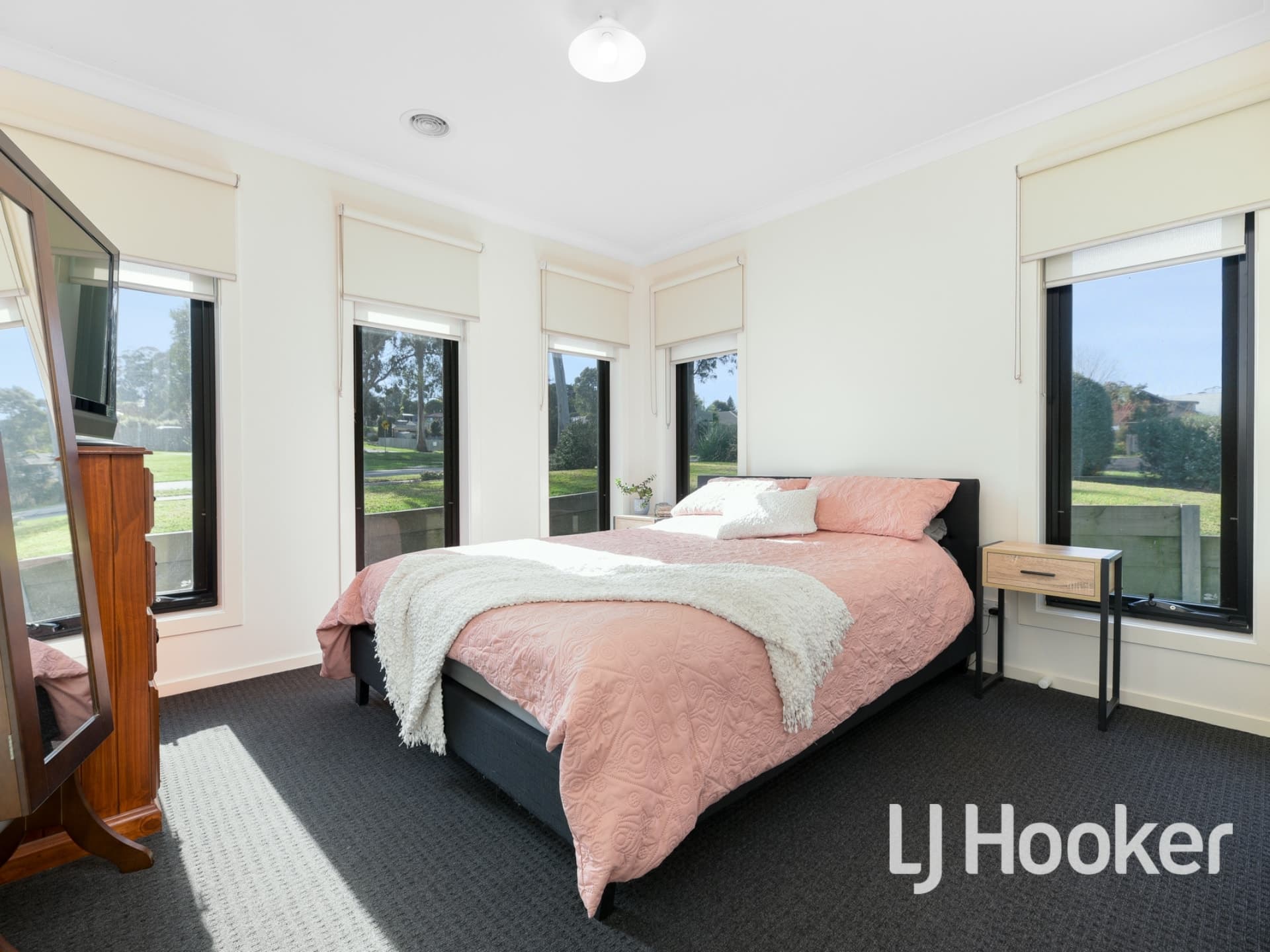 1 Springwater Drive Drouin VIC, Drouin - Thumbnail 3