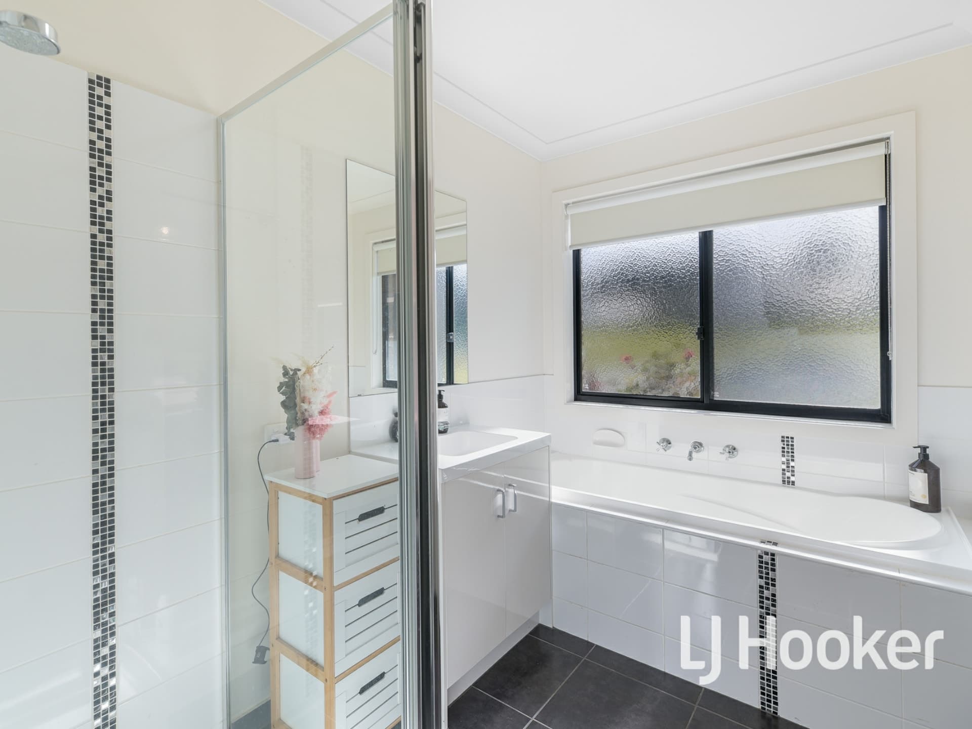 1 Springwater Drive Drouin VIC, Drouin - Thumbnail 4