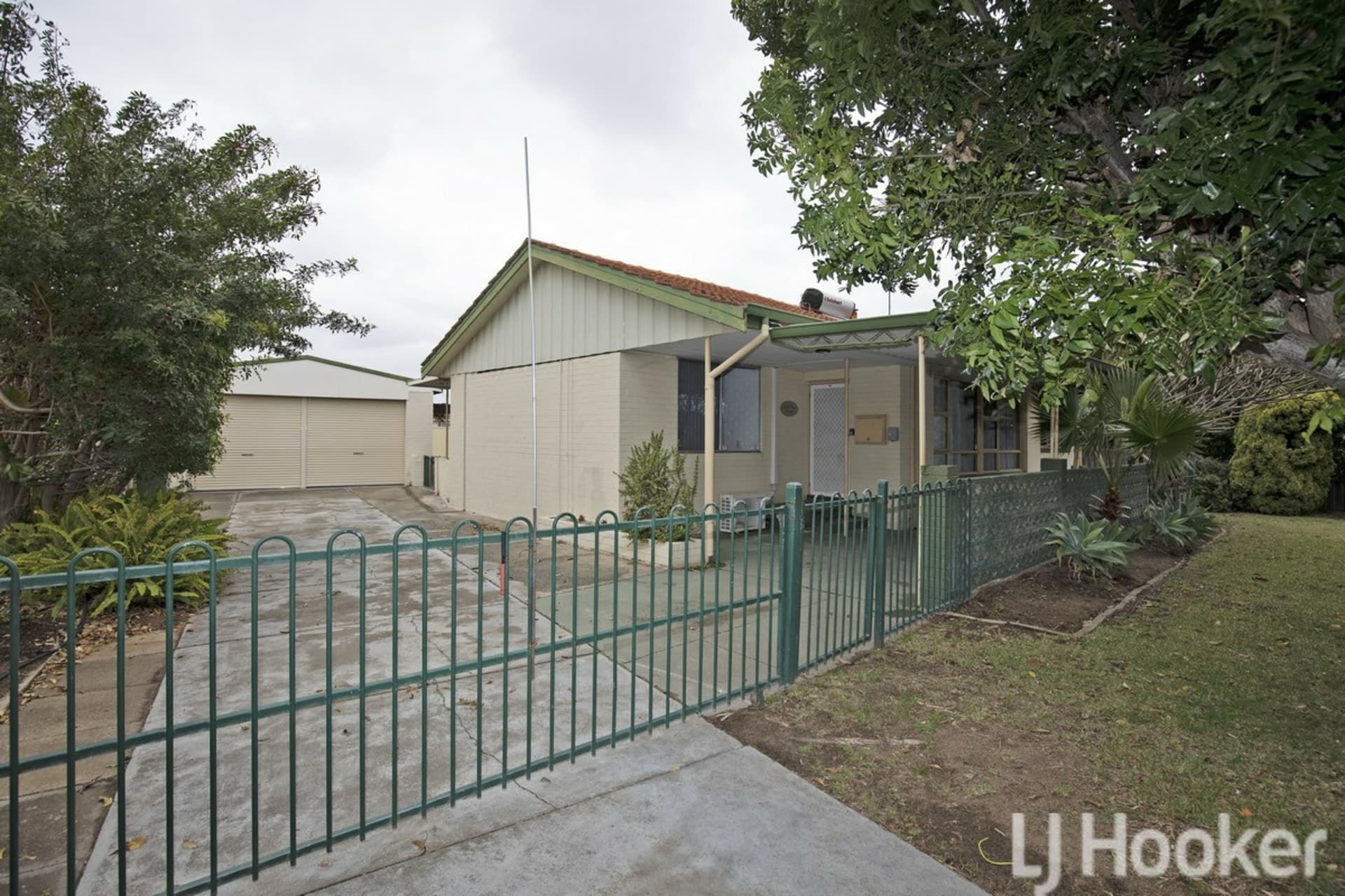 15 Leigh Street Dudley Park WA, Dudley Park - Thumbnail 2