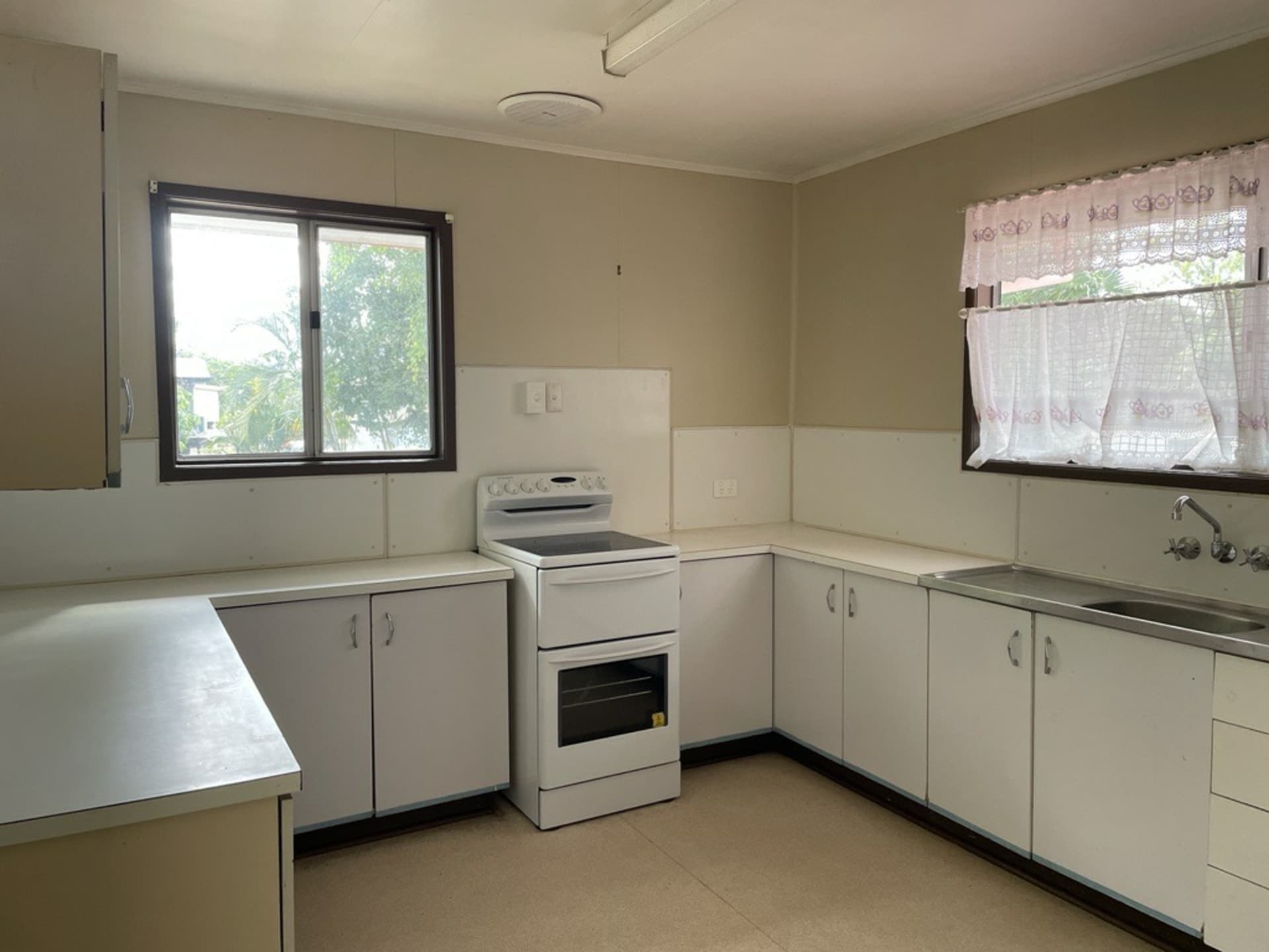 24 Winterer Crescent Dysart QLD, Dysart - Thumbnail 4