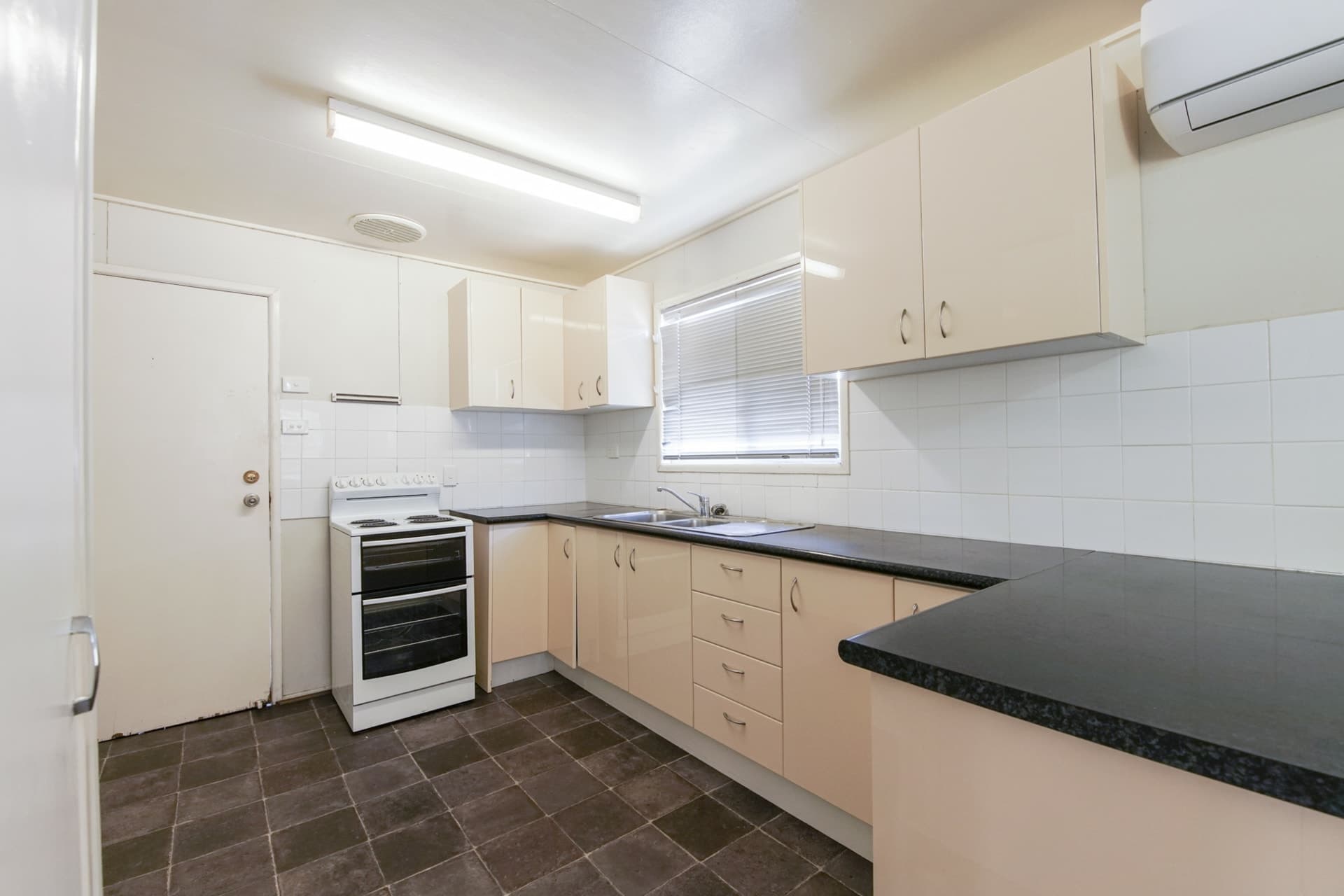 43 Beardmore Crescent Dysart QLD, Dysart - Thumbnail 6
