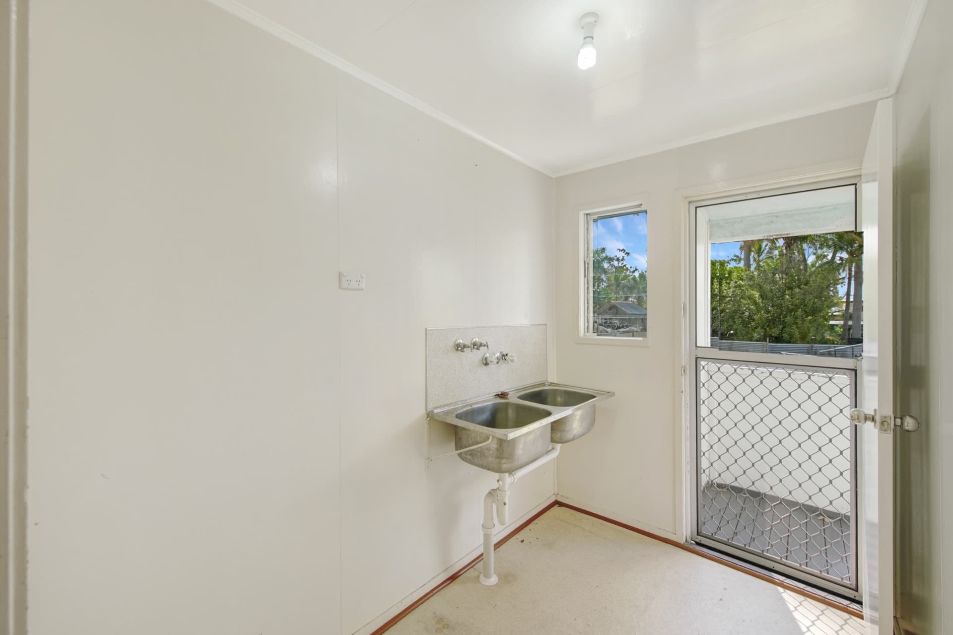 37 Hannah Crescent Dysart QLD, Dysart - Thumbnail 4