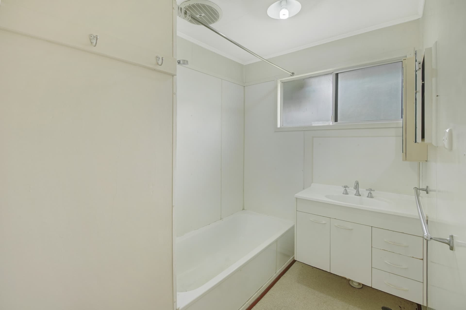 37 Hannah Crescent Dysart QLD, Dysart - Thumbnail 5
