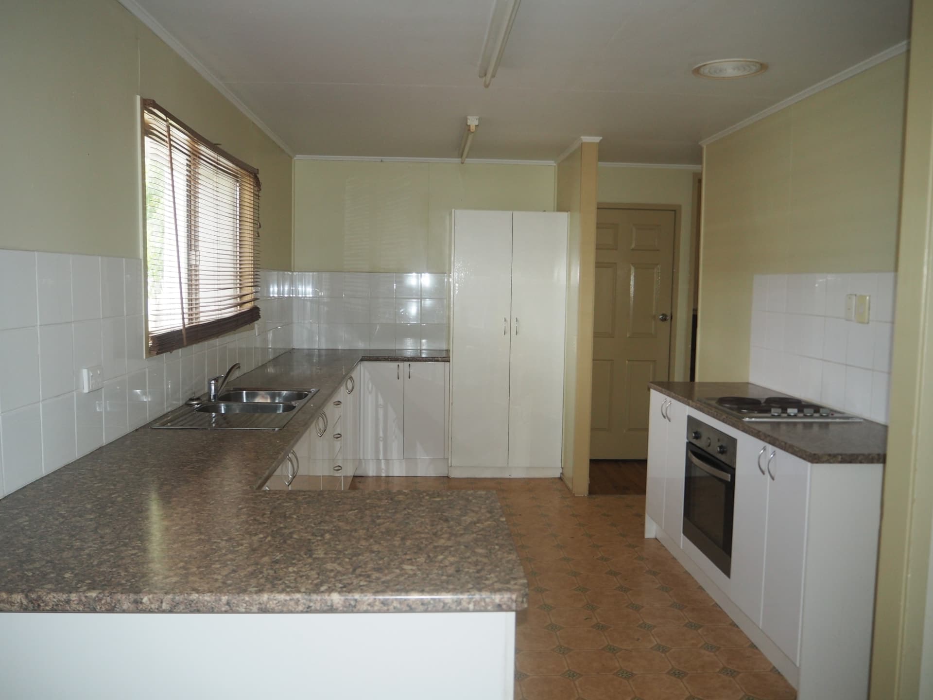 24 Macdonald Street Dysart QLD, Dysart - Thumbnail 4