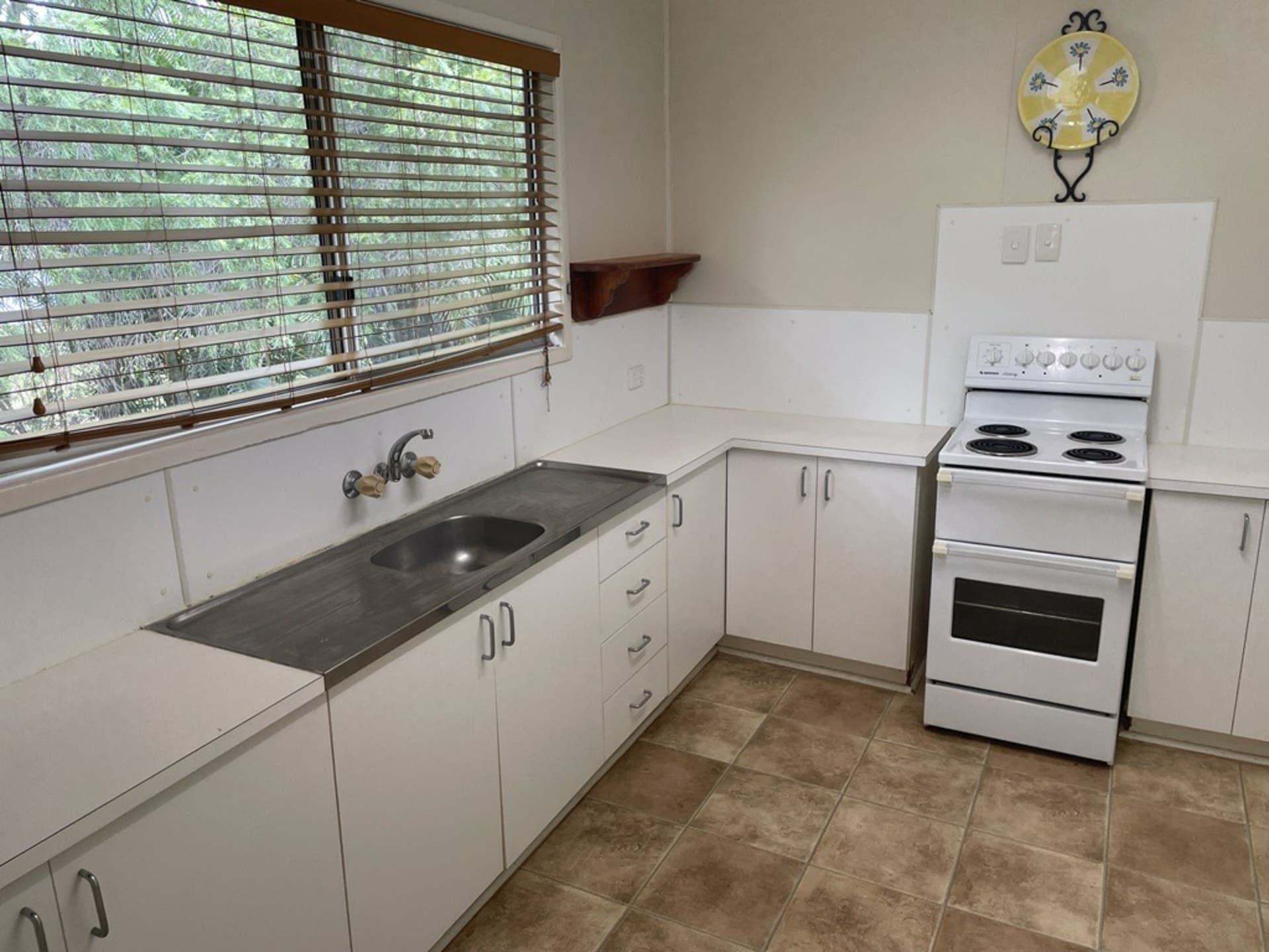 63 Winterer Crescent Dysart QLD, Dysart - Thumbnail 2