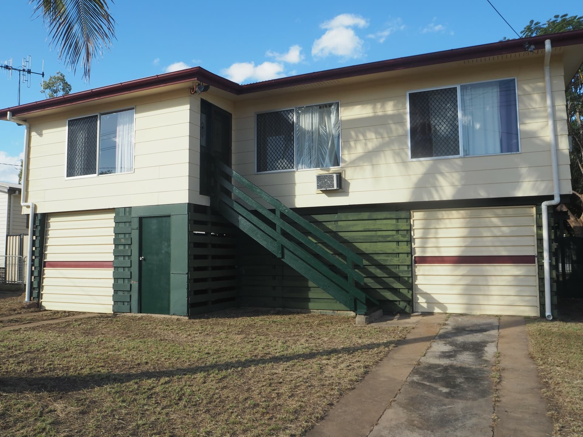 75 Beardmore Cres Dysart QLD, Dysart - Thumbnail 2
