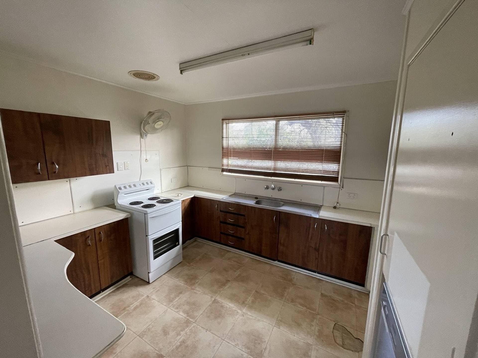 40 Winterer Crescent Dysart QLD, Dysart - Thumbnail 4